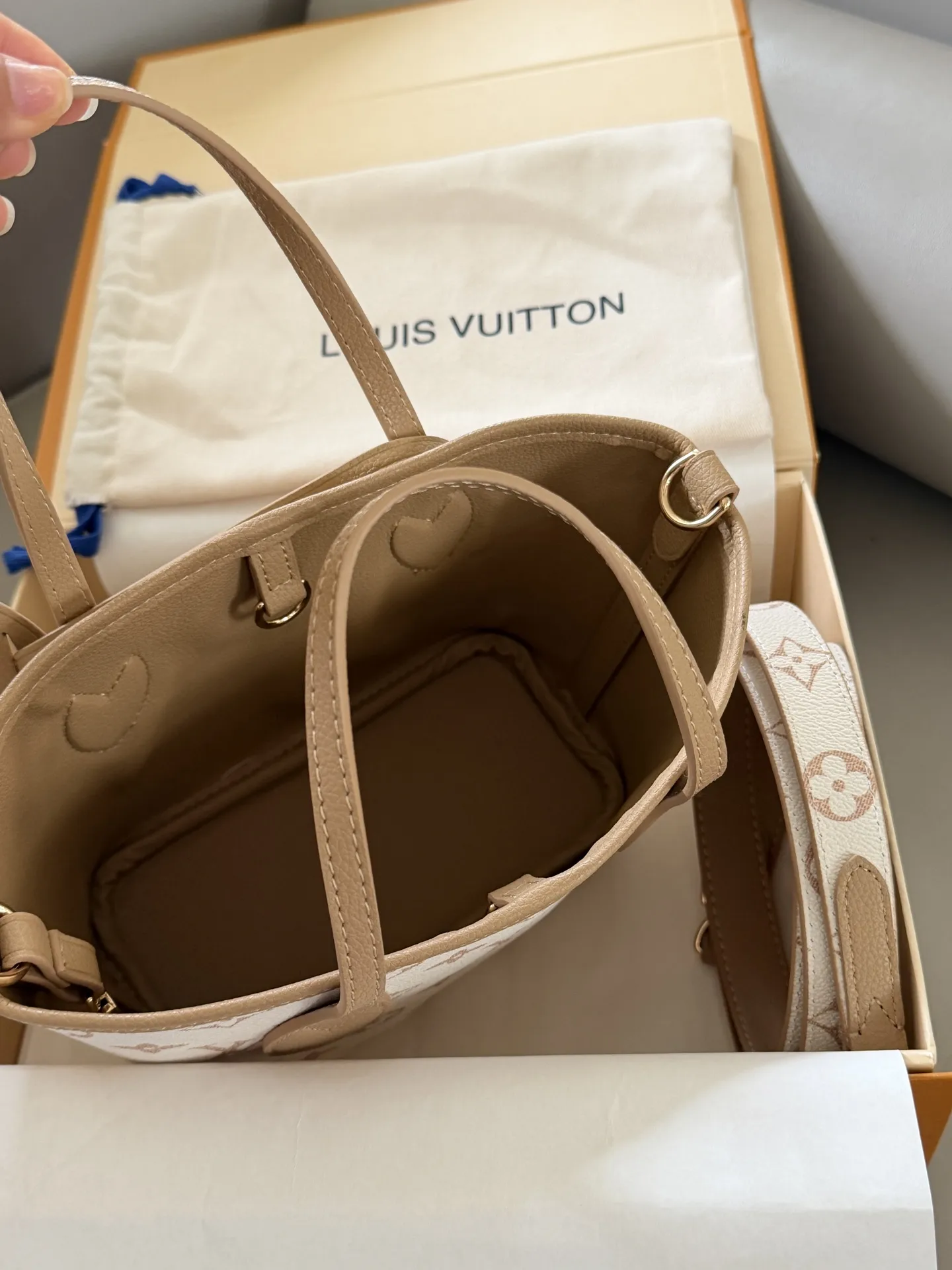 Neverfull BB Monogram Tote Bag D32018002 — view 6