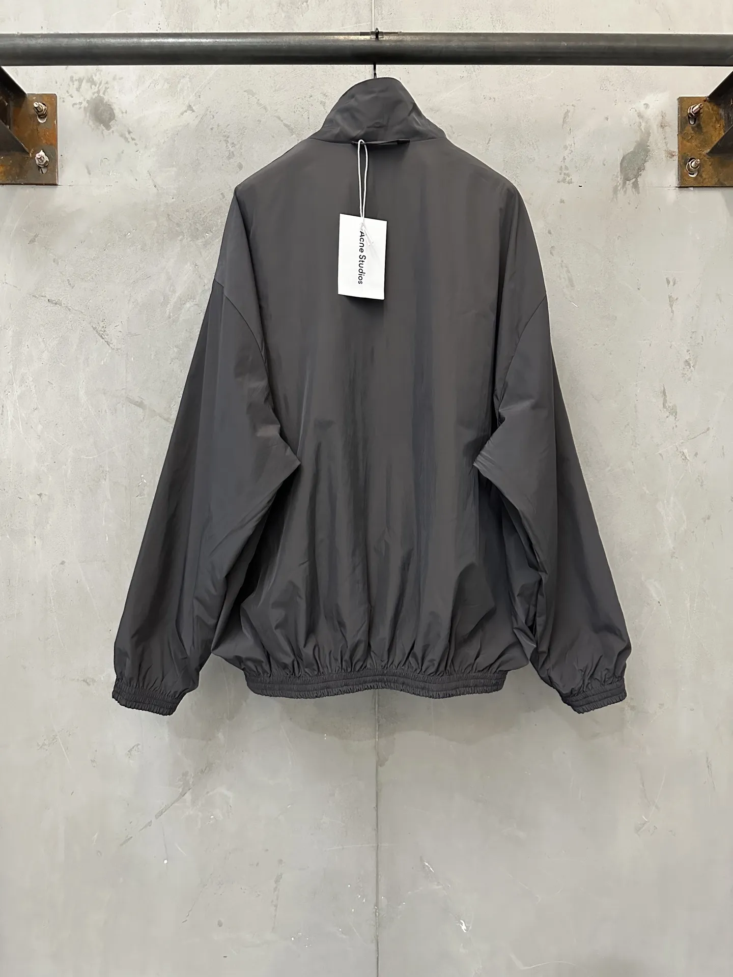 Reversible Logo-Print Crinkled Nylon Jacket D33023543 — view 2