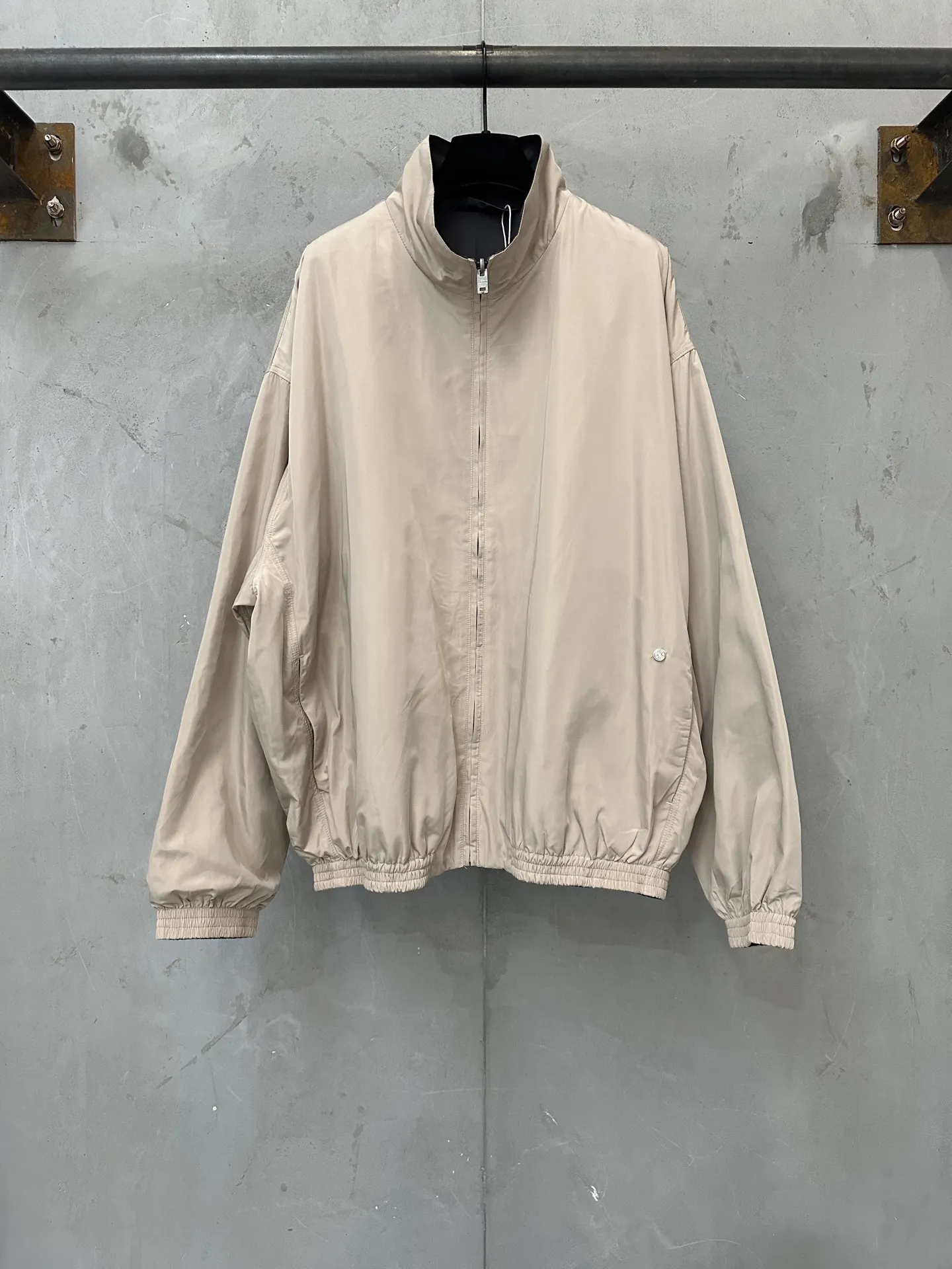 Reversible Logo-Print Crinkled Nylon Jacket D33023543 — view 3
