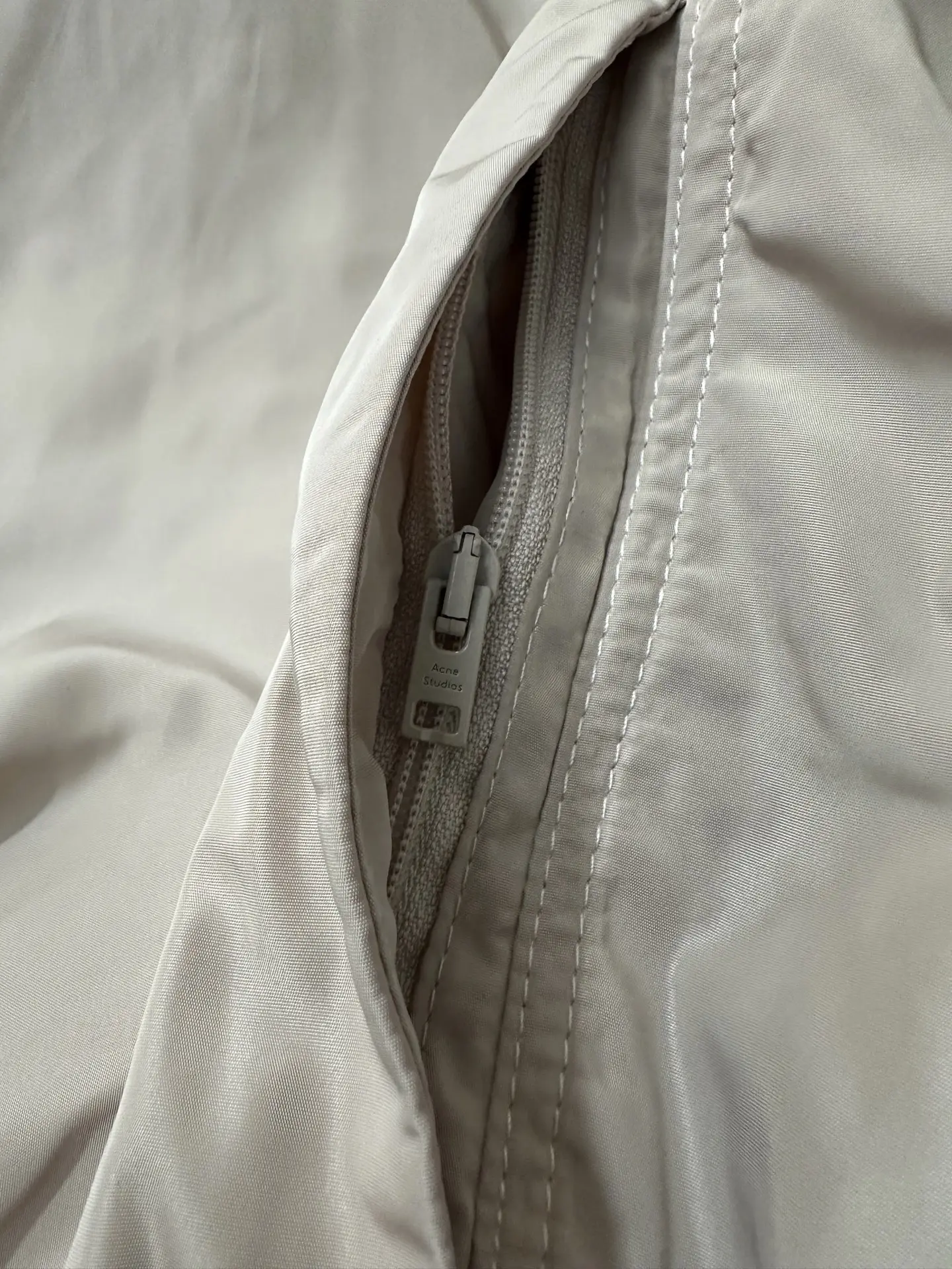 Reversible Logo-Print Crinkled Nylon Jacket D33023543 — view 11
