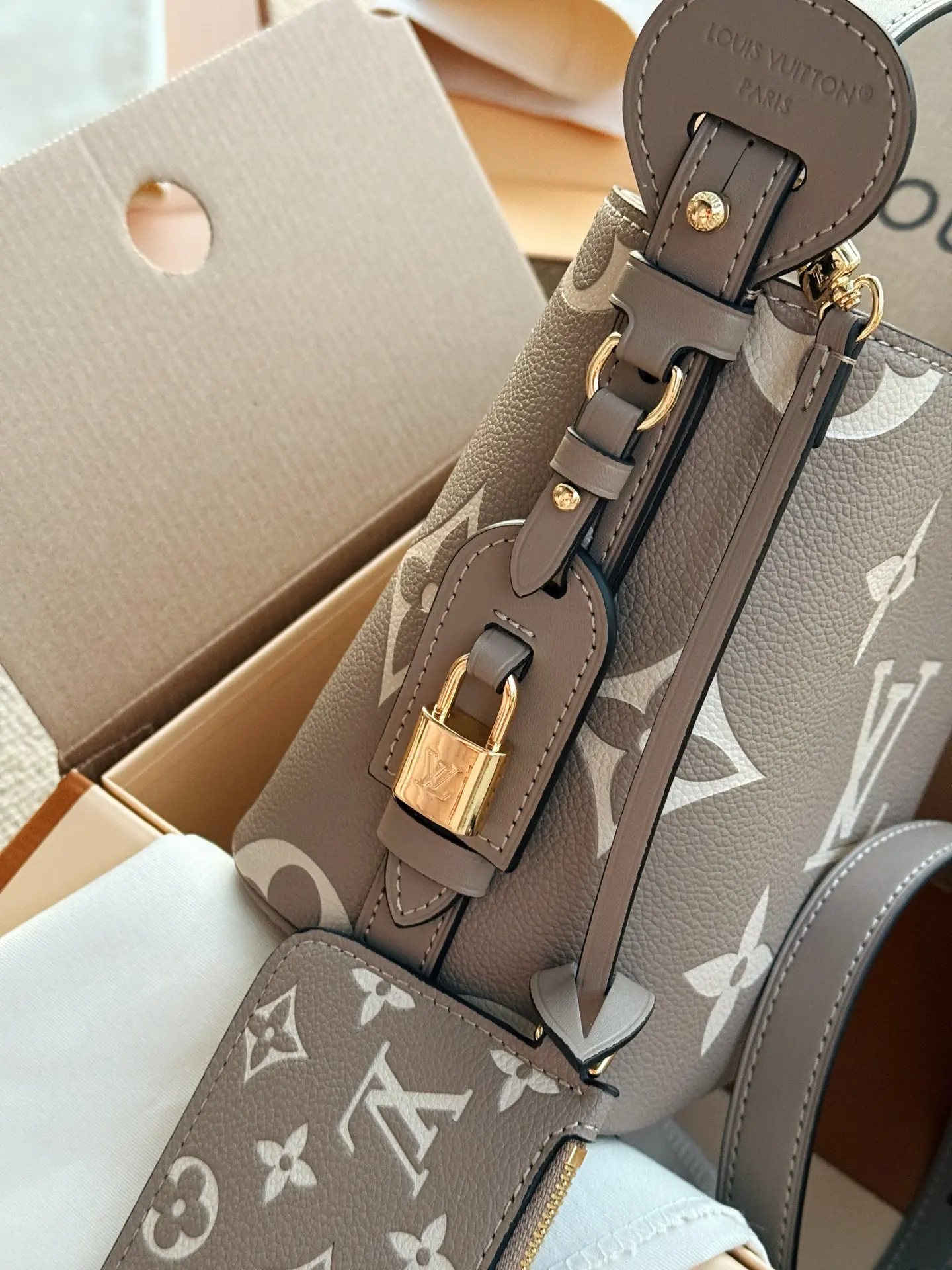Monogram Empreinte All In BB Bucket Bag D33018221 — view 6