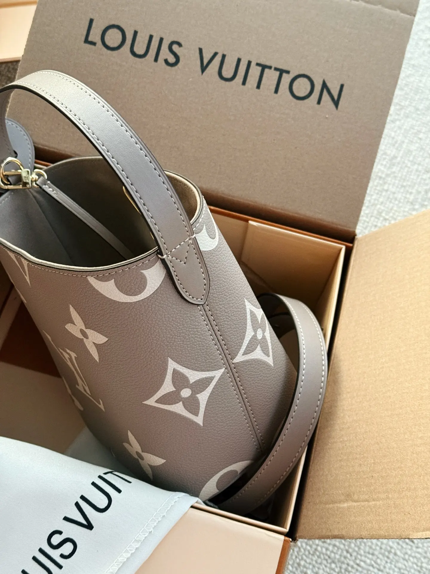 Monogram Empreinte All In BB Bucket Bag D33018221 — view 8