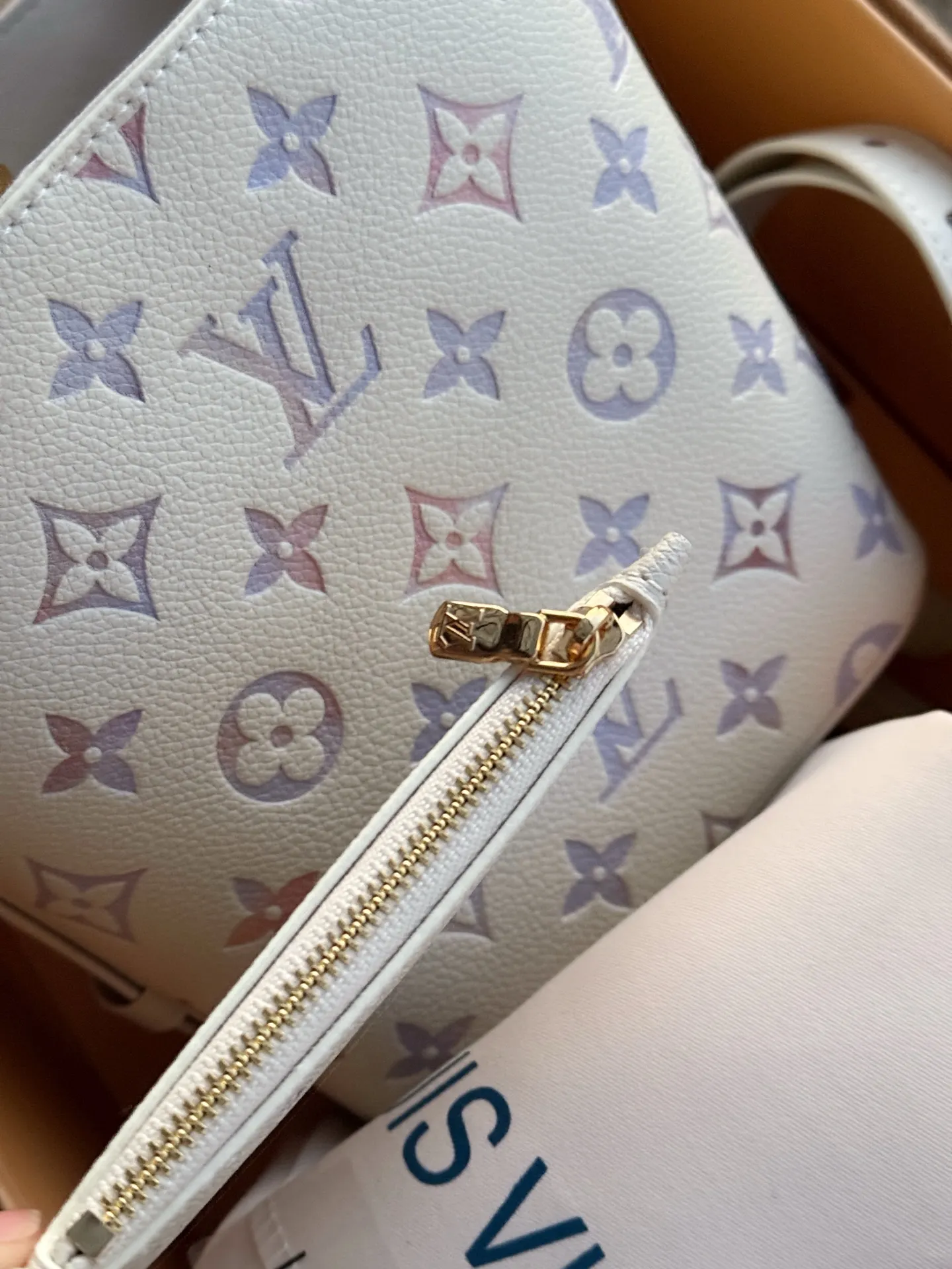 LV All In BB Monogram Bucket Bag D33018229 — view 4