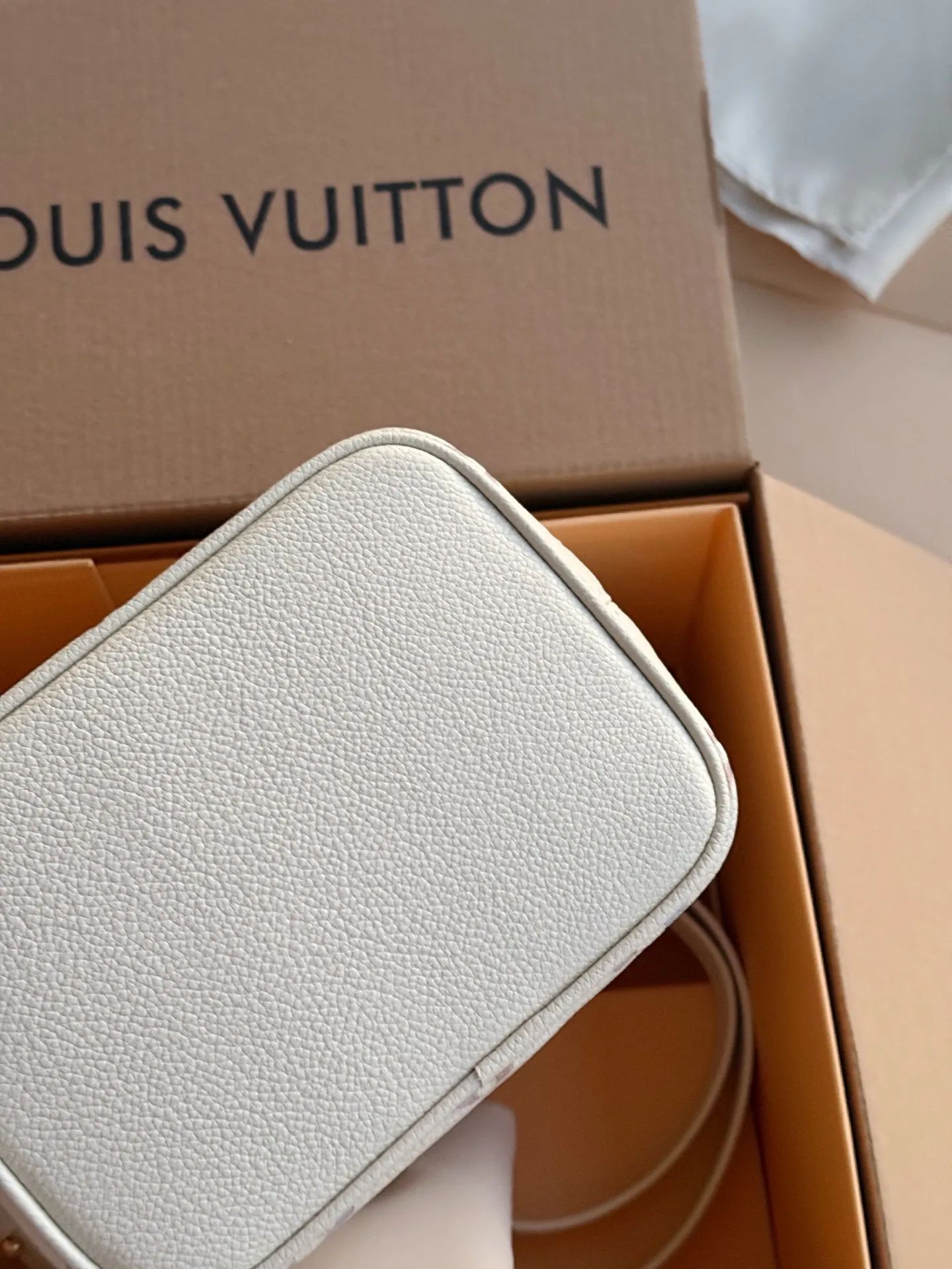 LV All In BB Monogram Bucket Bag D33018229 — view 9
