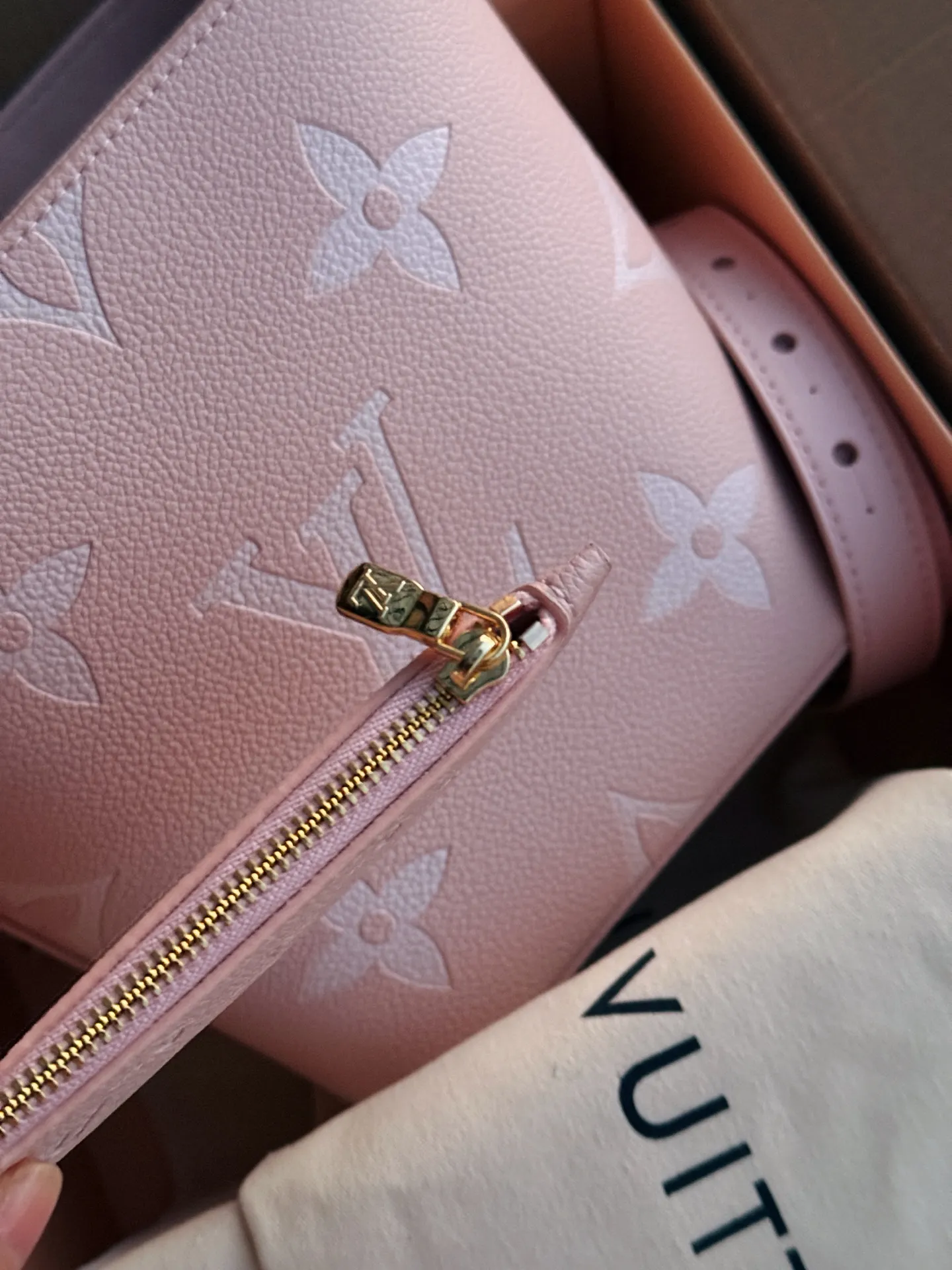 Monogram Empreinte Leather Bucket Bag D33018219 — view 4