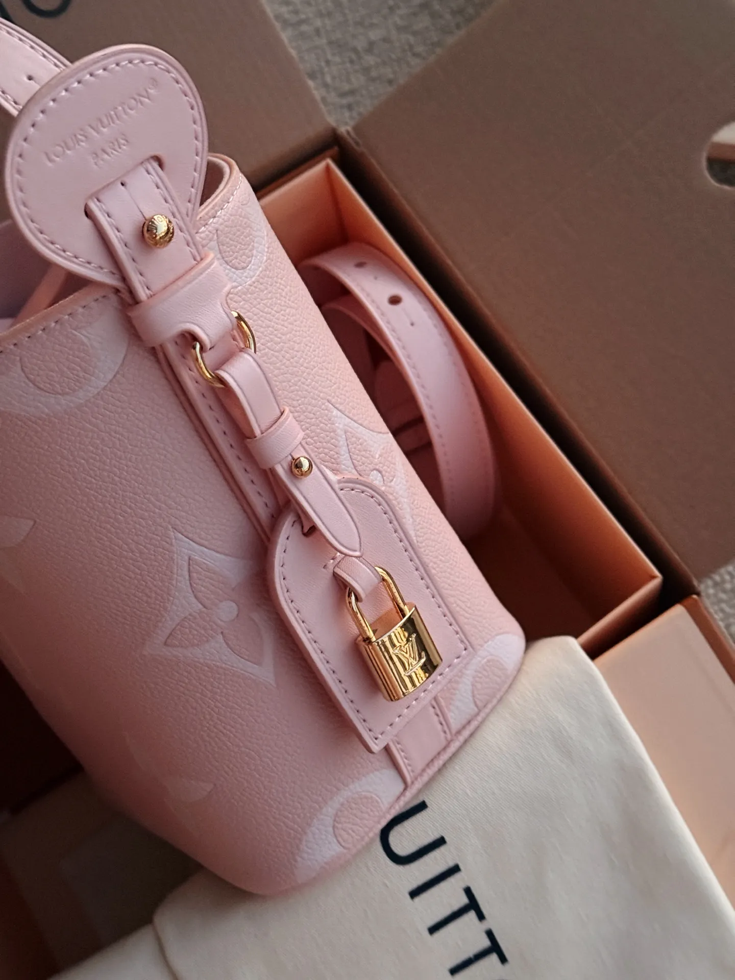 Monogram Empreinte Leather Bucket Bag D33018219 — view 6