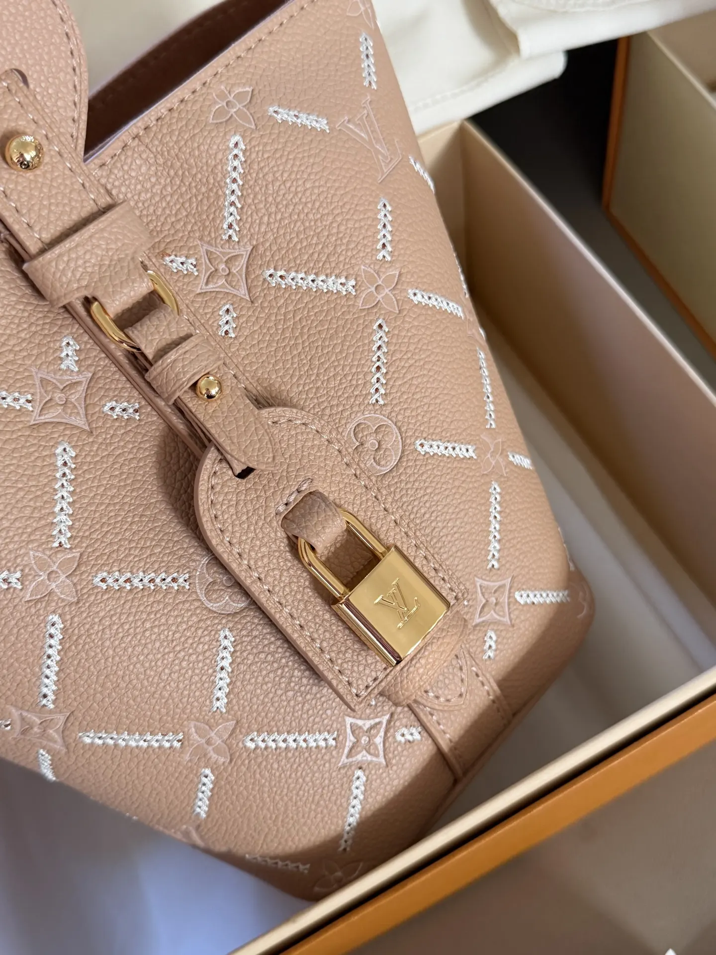 LV All In BB Monogram Empreinte Bucket Bag D33018013 — view 4