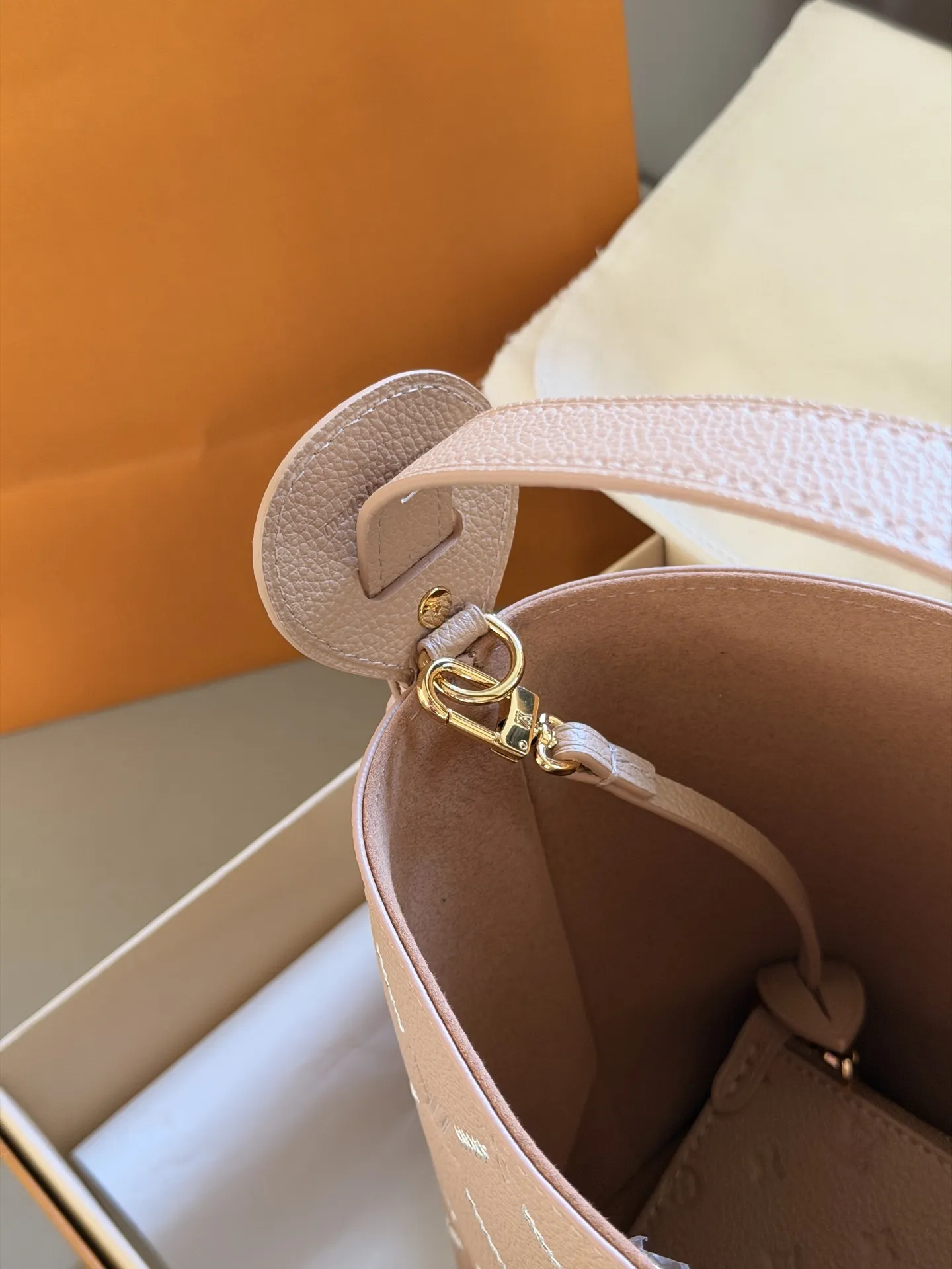 LV All In BB Monogram Empreinte Bucket Bag D33018013 — view 9