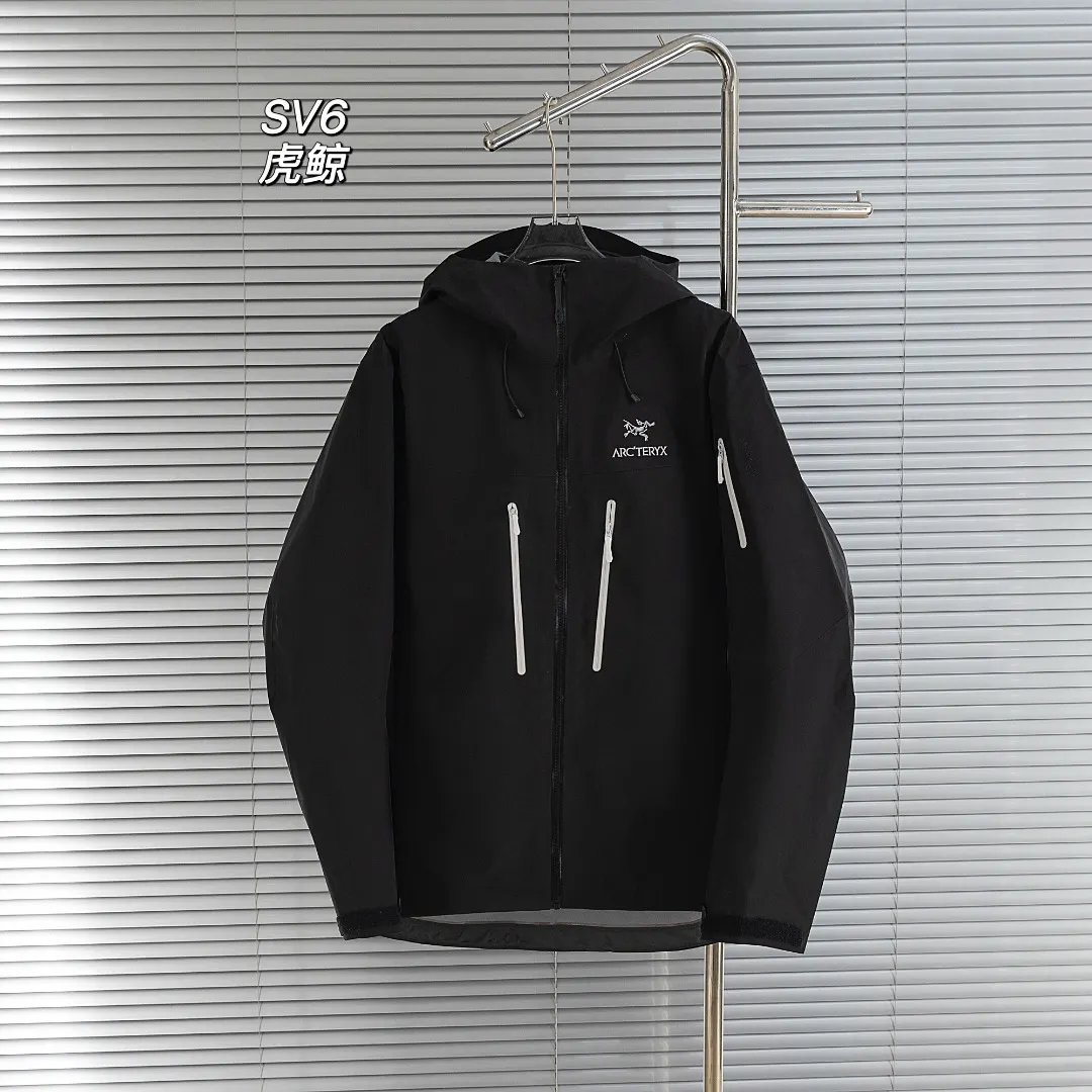 Alpha SV GORE-TEX Pro Hooded Shell Jacket D33024962