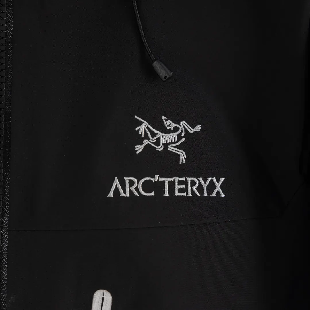 Alpha SV GORE-TEX Pro Hooded Shell Jacket D33024962 — view 6