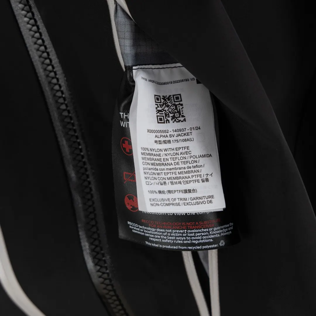 Alpha SV GORE-TEX Pro Hooded Shell Jacket D33024962 — view 11
