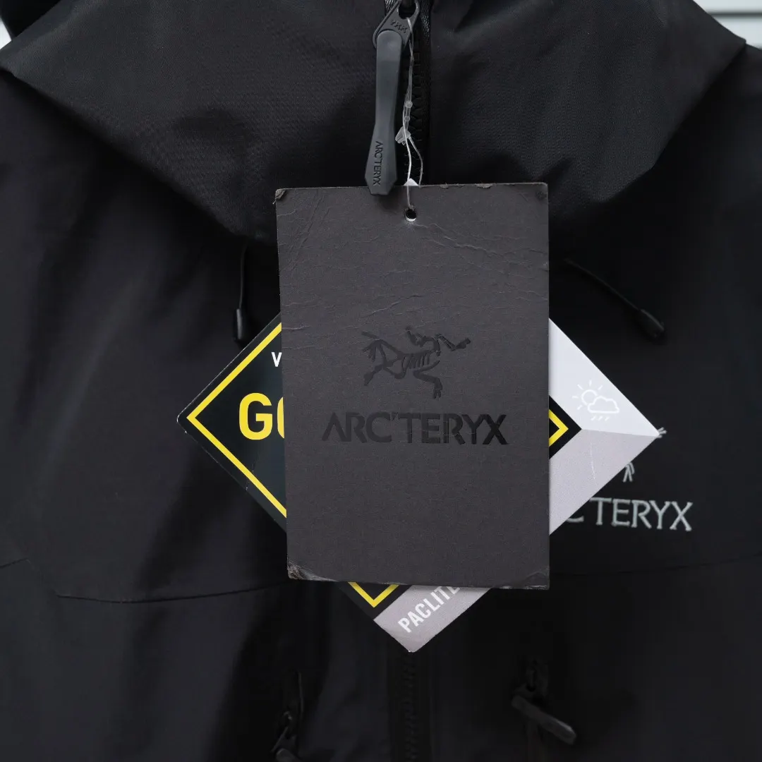 Alpha SV GORE-TEX Pro Hardshell Jacket D33024959 — view 9