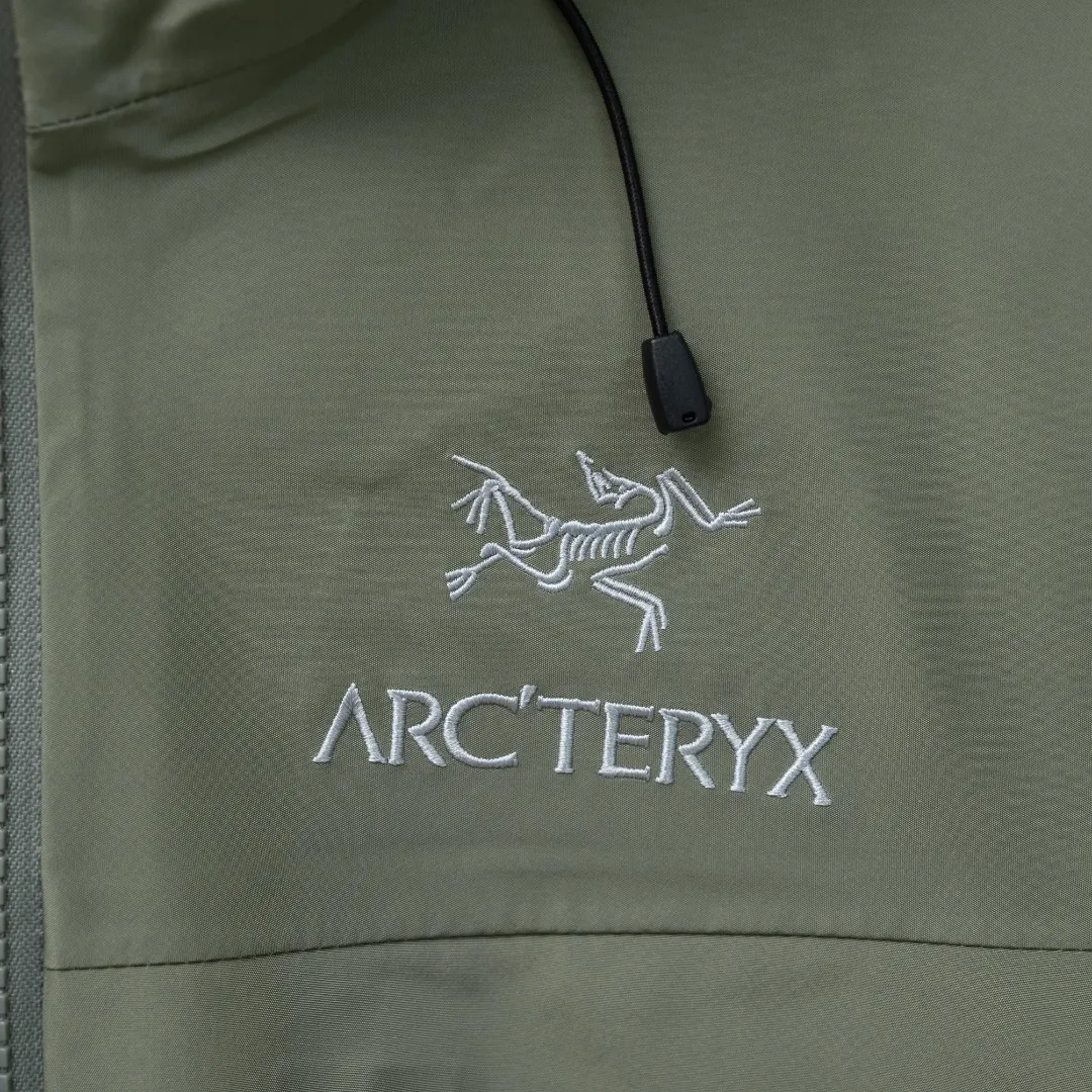 Alpha SV GORE-TEX Pro Hooded Shell Jacket D33024958 — view 5
