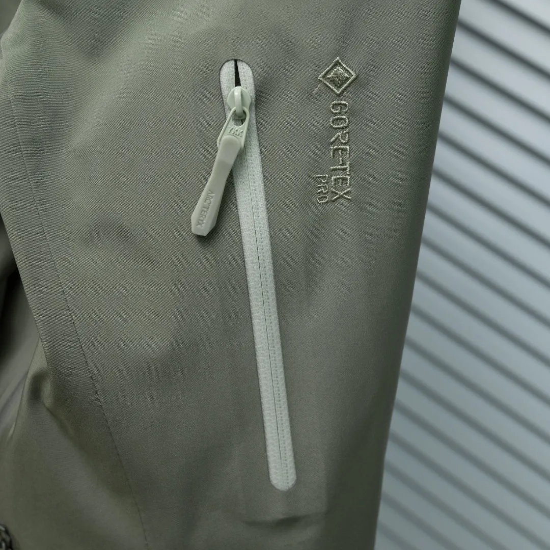 Alpha SV GORE-TEX Pro Hooded Shell Jacket D33024958 — view 10
