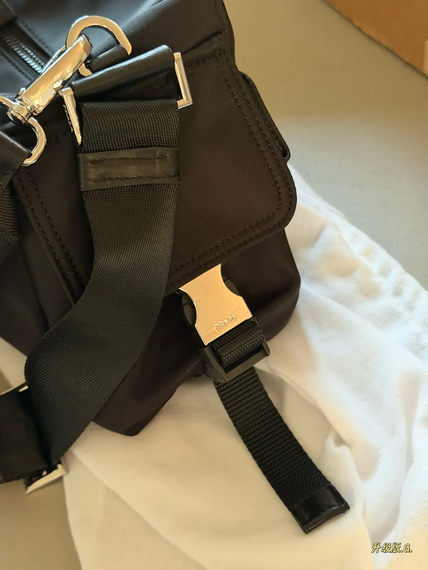 Explore Nylon Shoulder Bag D33518368 — view 9