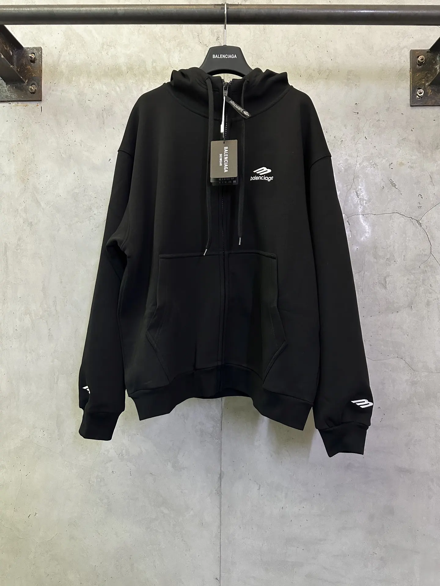 Ski Collection Embroidered Velvet Zip-Up Hoodie D33511904