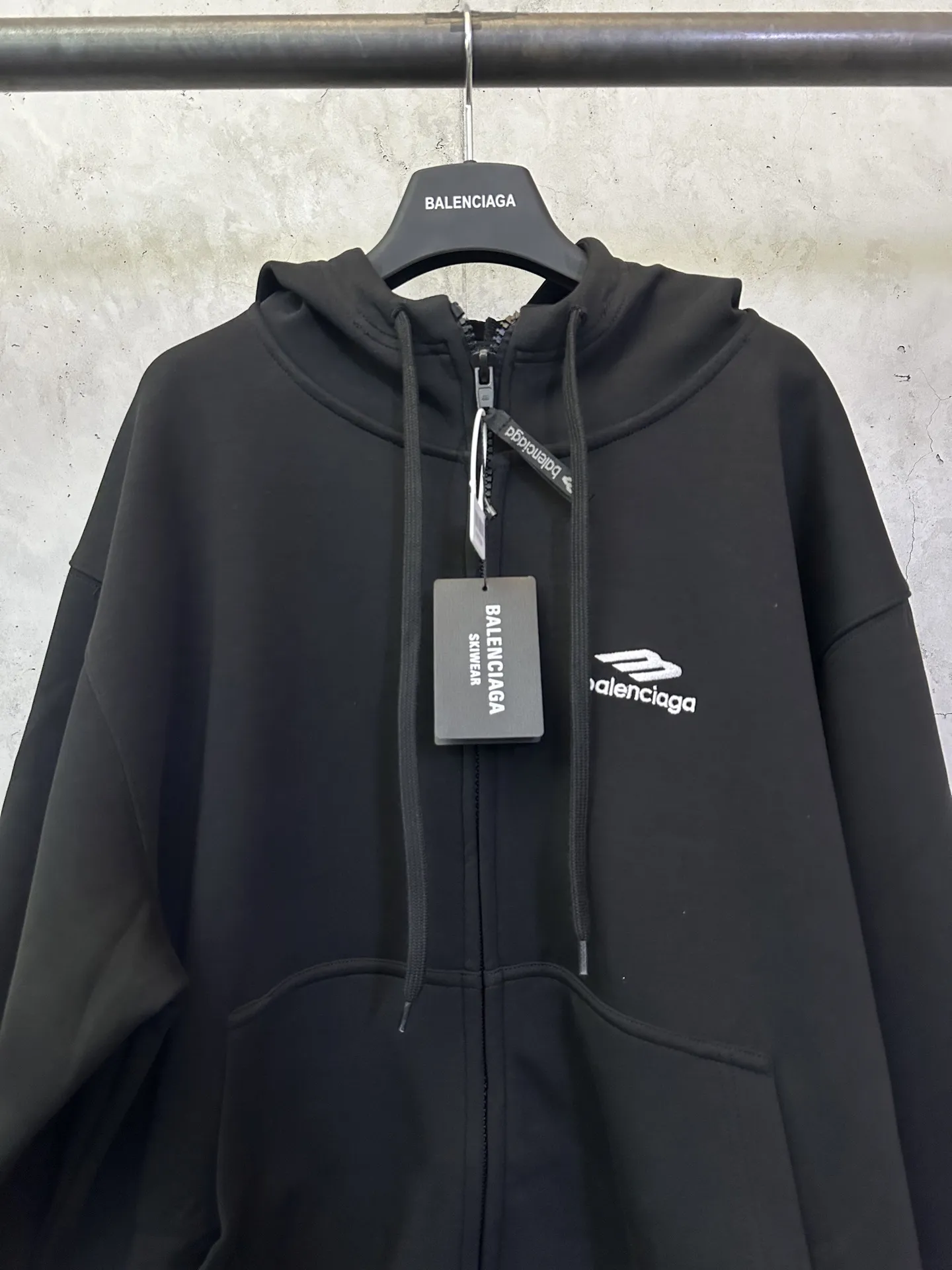 Ski Collection Embroidered Velvet Zip-Up Hoodie D33511904 — view 3