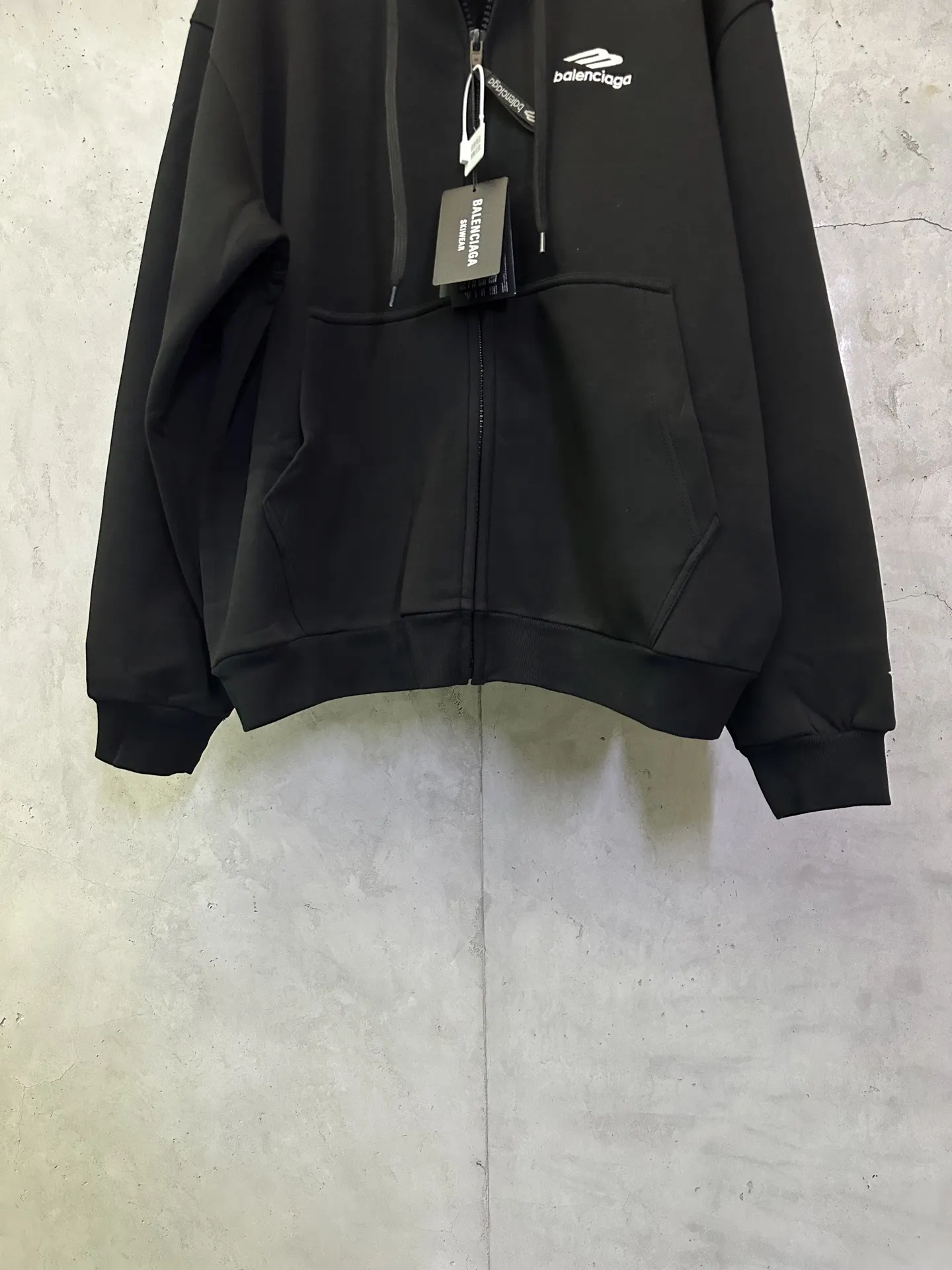 Ski Collection Embroidered Velvet Zip-Up Hoodie D33511904 — view 4