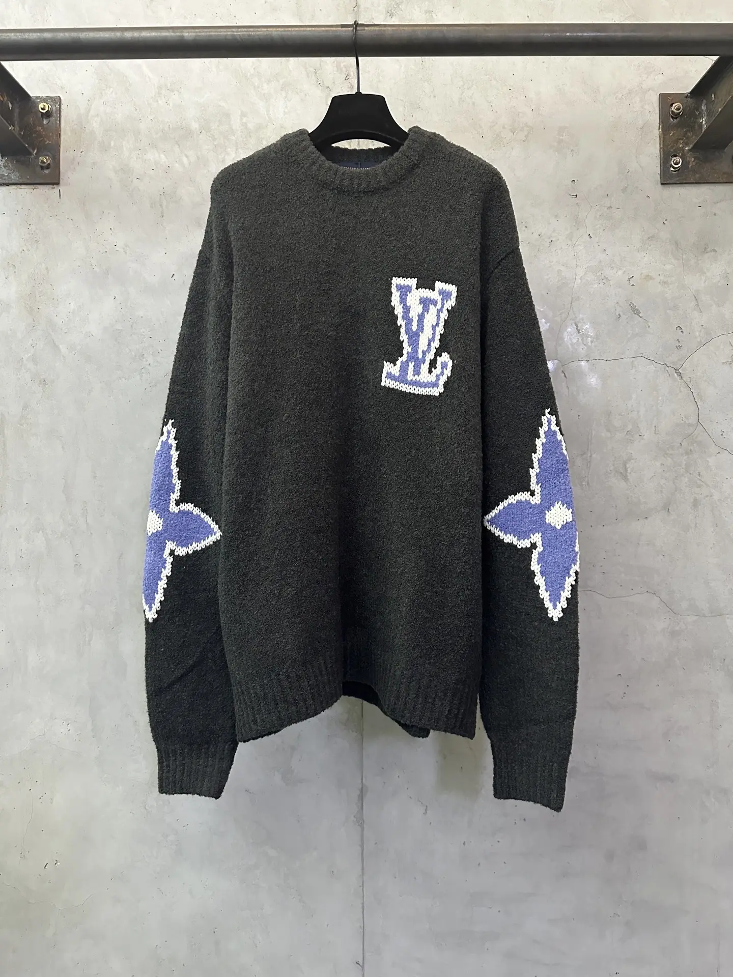 Intarsia Logo Wool-Blend Crew-Neck Sweater D33524408