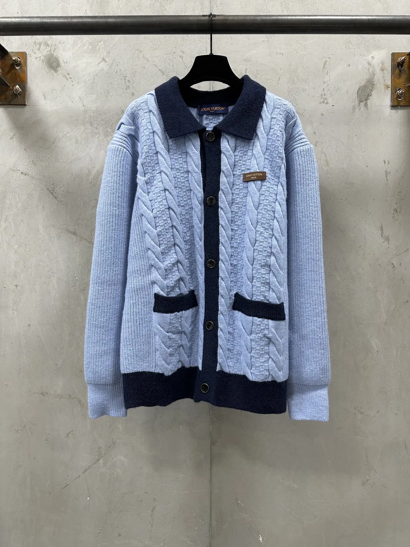 Cable-Knit Contrast Trim Cardigan D33521756