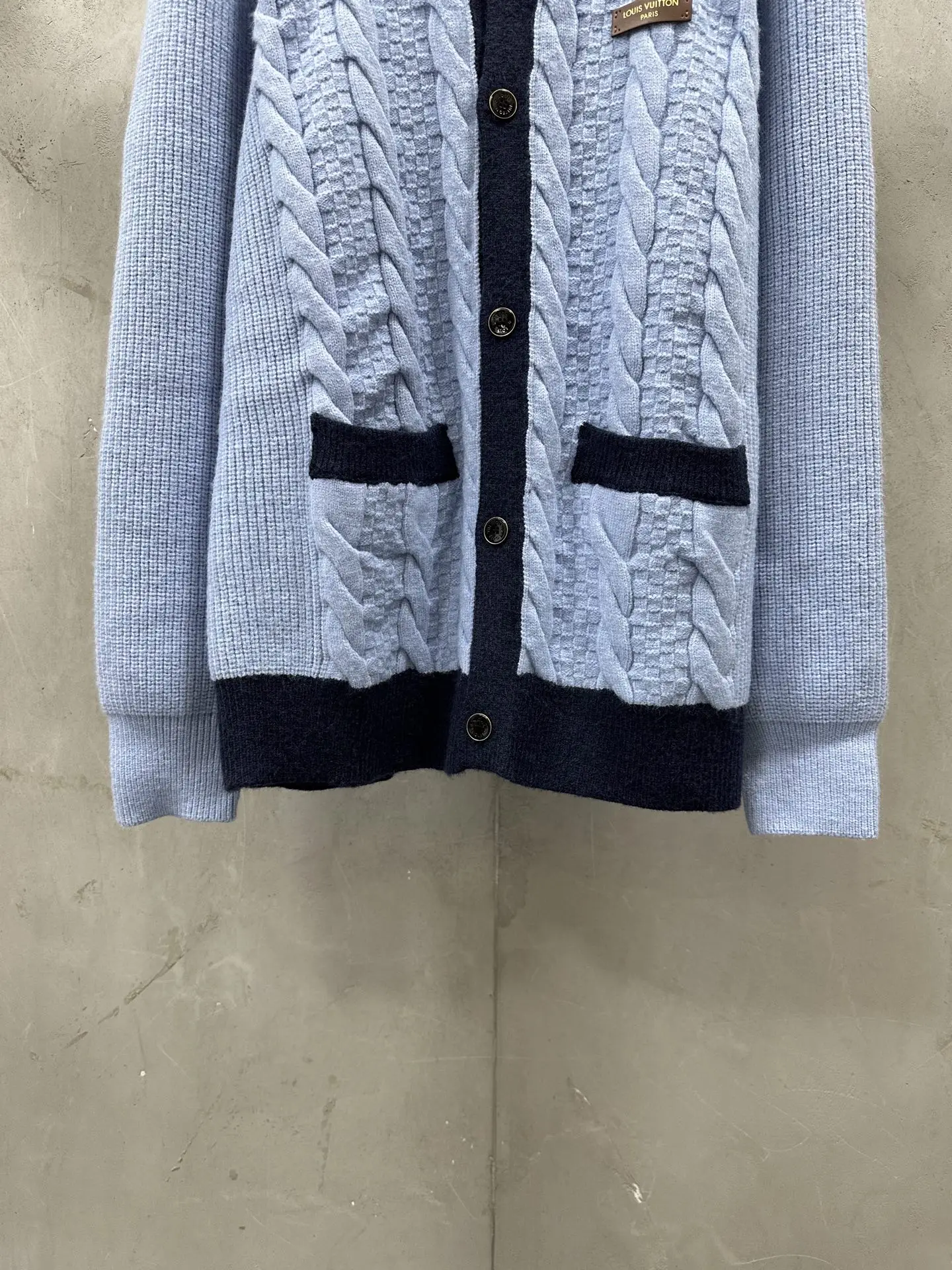 Cable-Knit Contrast Trim Cardigan D33521756 — view 4