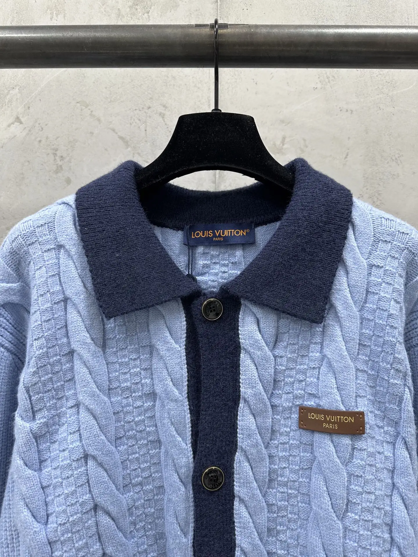Cable-Knit Contrast Trim Cardigan D33521756 — view 5