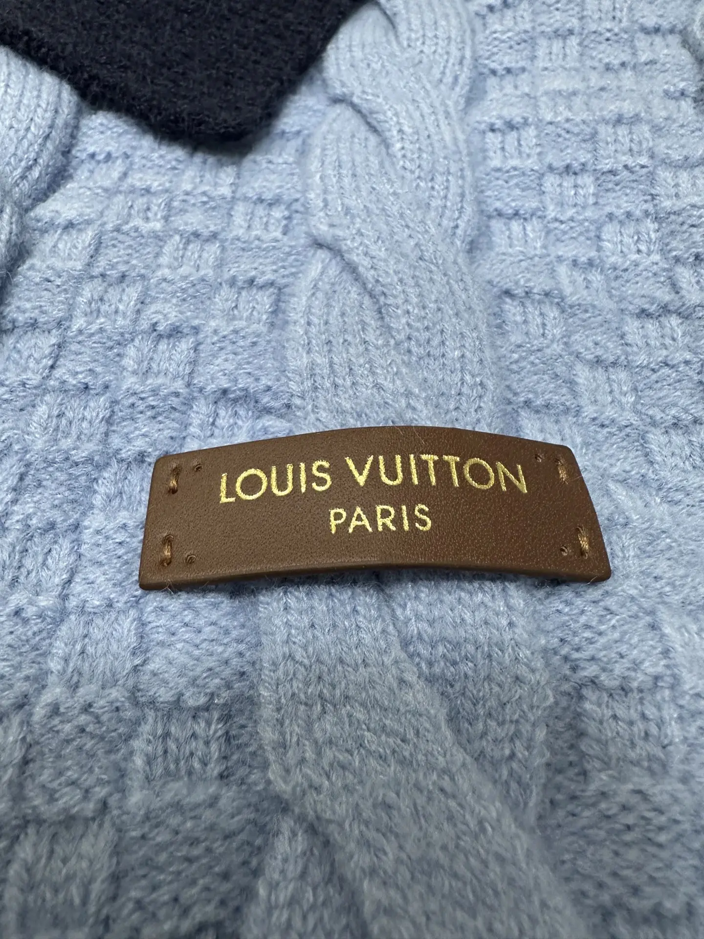 Cable-Knit Contrast Trim Cardigan D33521756 — view 8