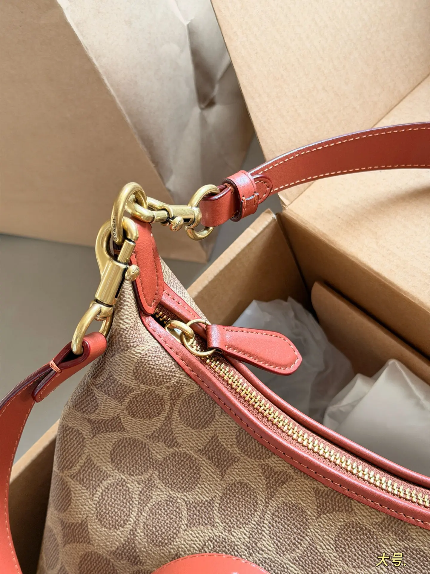 Juliet 30 Monogram Shoulder Bag D33518382 — view 3