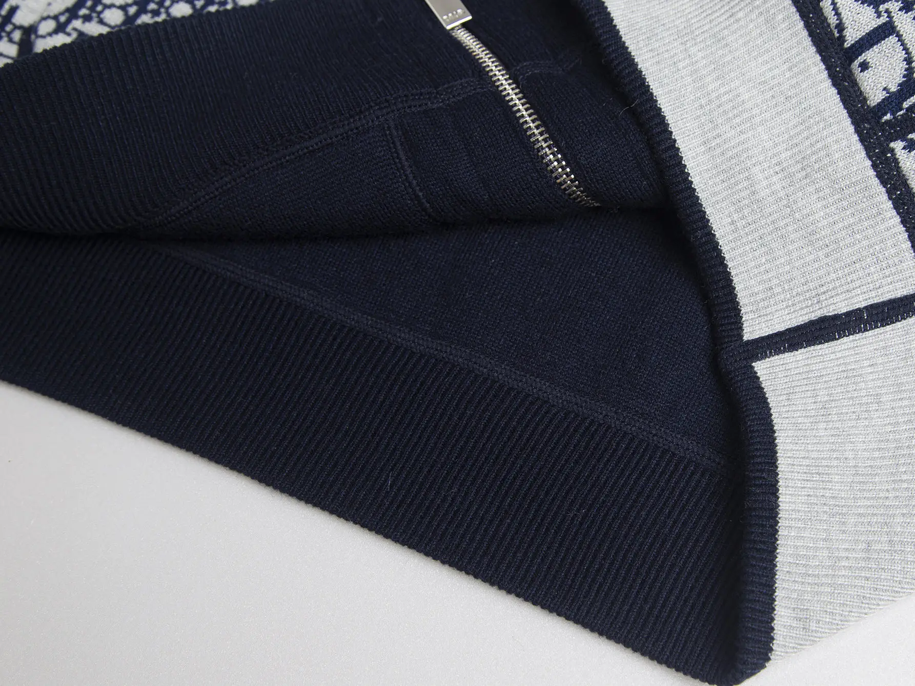 Reversible Oblique Cashmere-Blend Zip-Up Hoodie D34016463 — view 12
