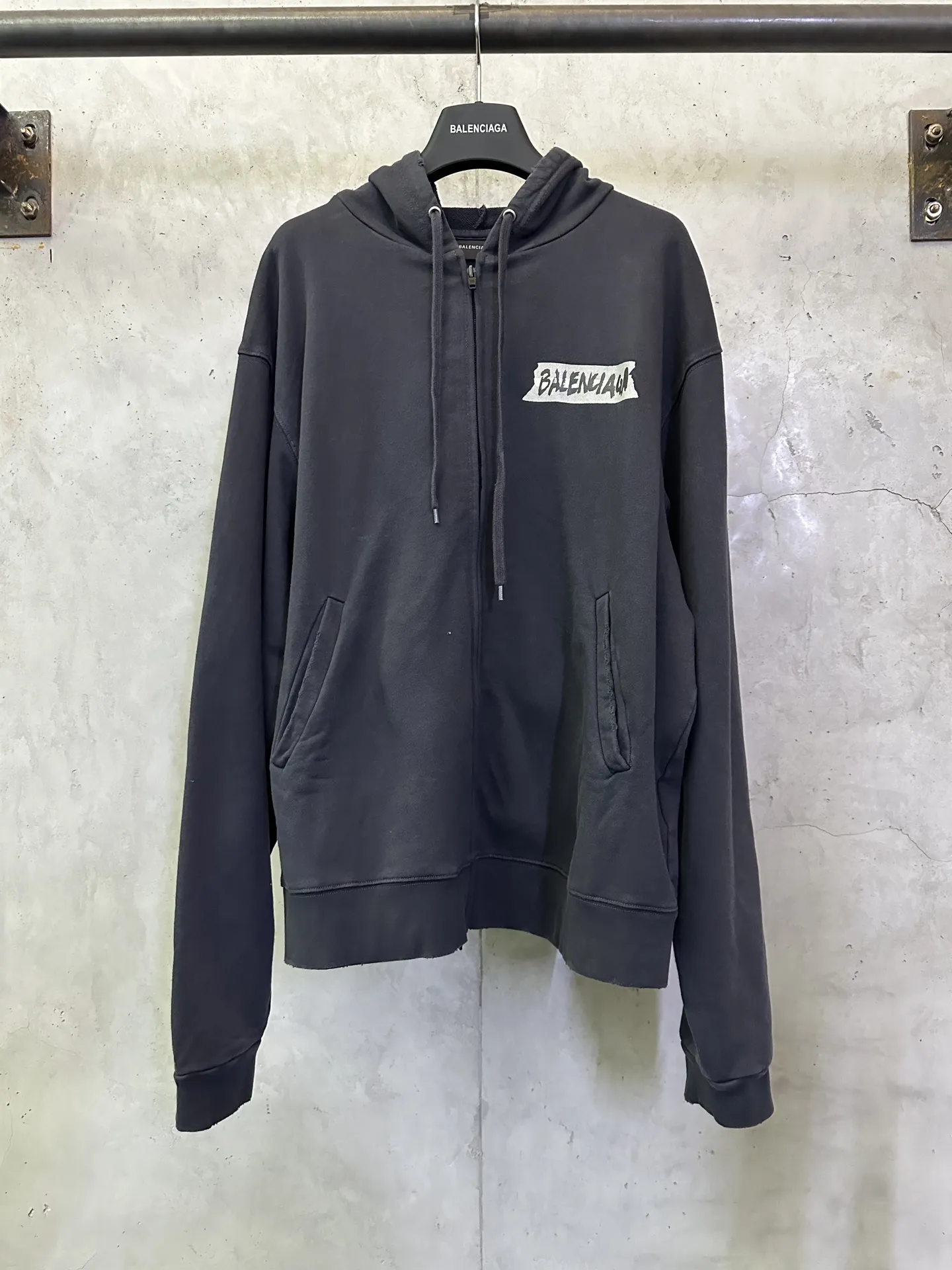 Tape Logo Zip-Up Hoodie D34015737