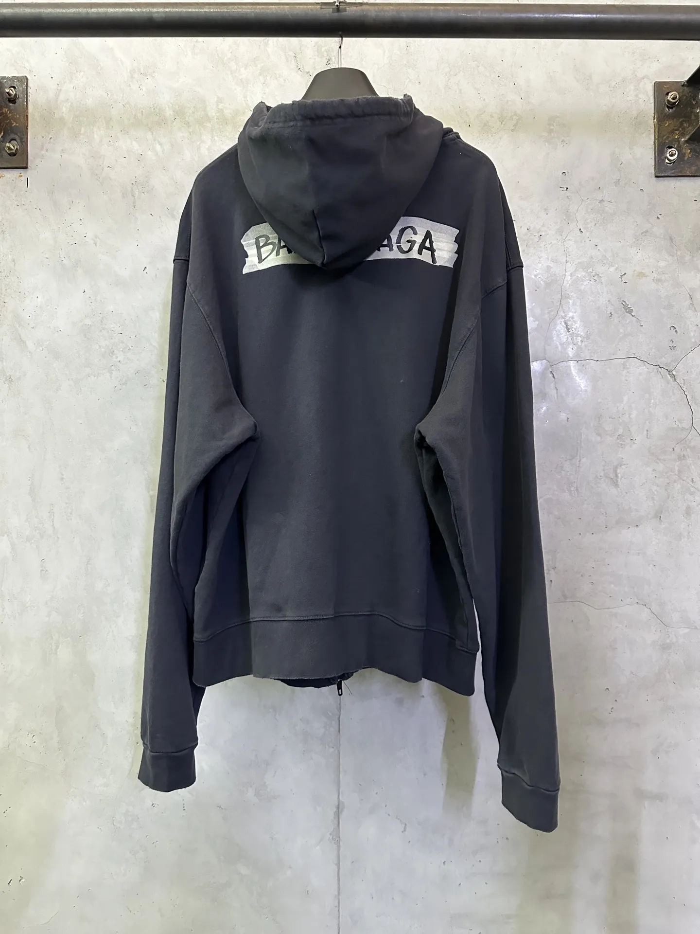 Tape Logo Zip-Up Hoodie D34015737 — view 2