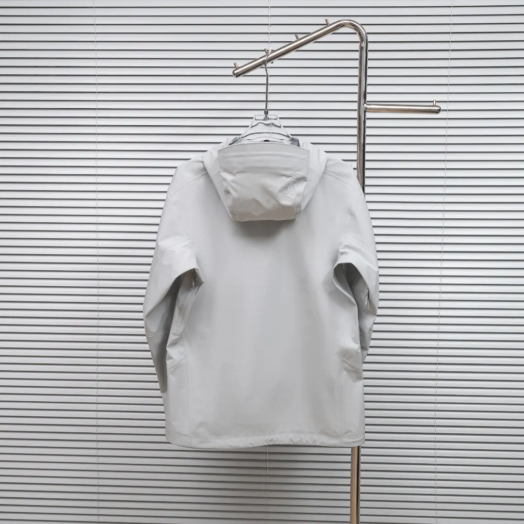 Beta SL GORE-TEX Shell Jacket D34024967 — view 2