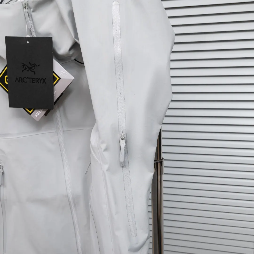 Beta SL GORE-TEX Shell Jacket D34024967 — view 12