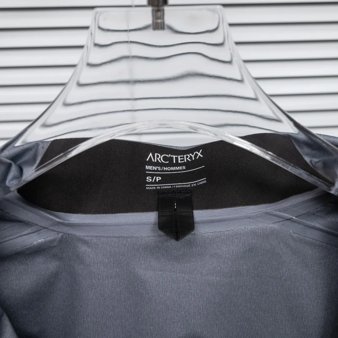 Beta SL GORE-TEX Shell Jacket D34024967 — view 13