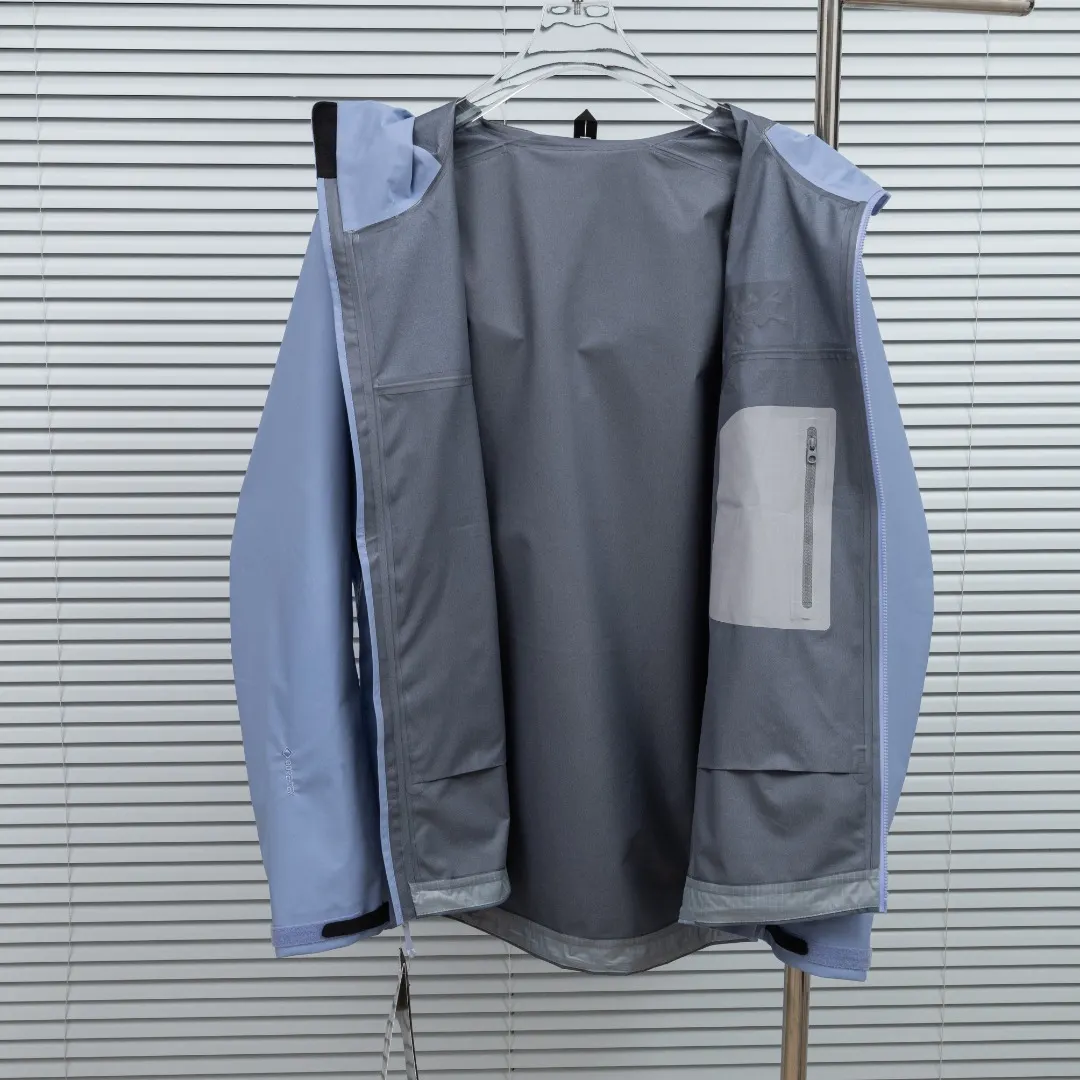 Beta SL GORE-TEX Hooded Shell Jacket D34024964 — view 3