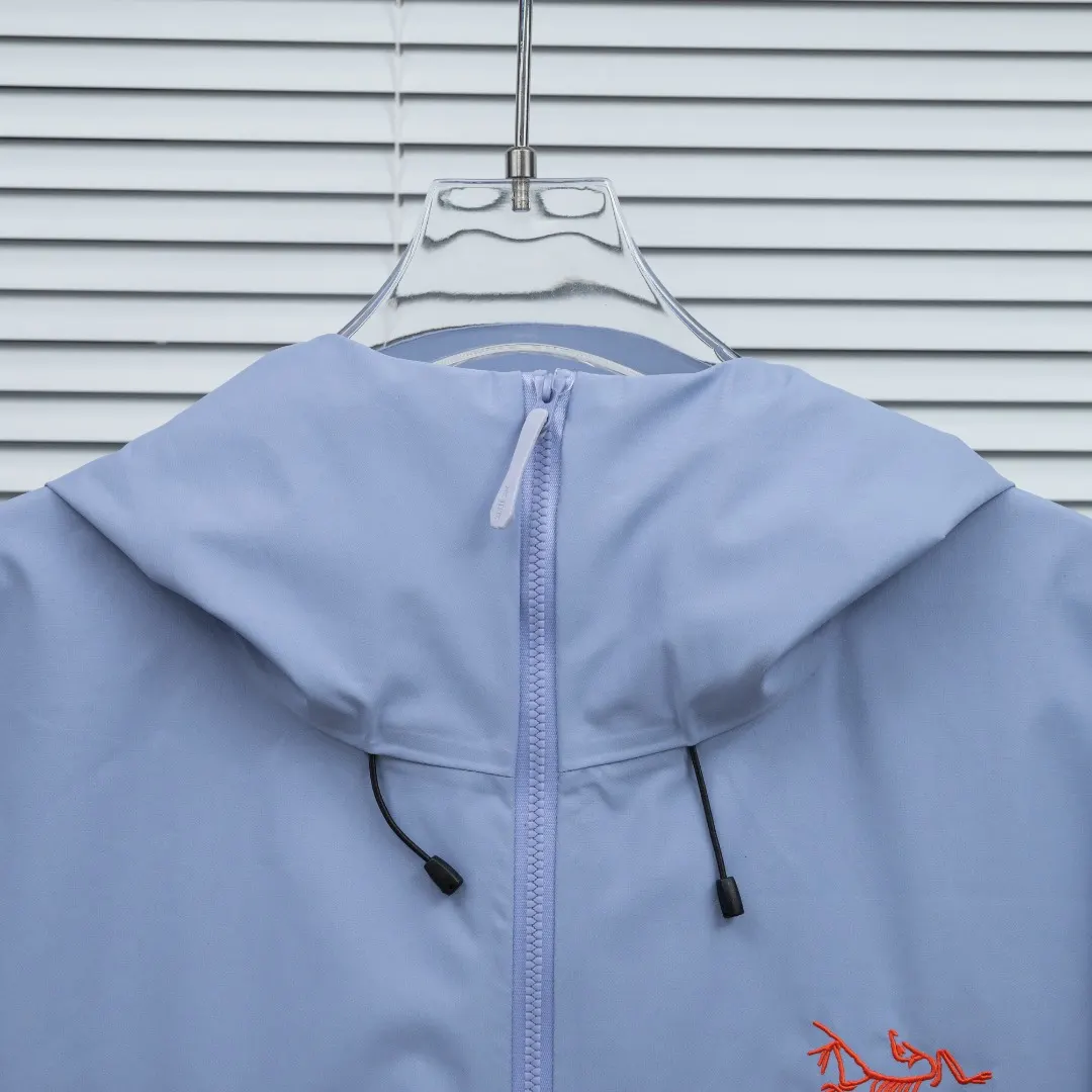 Beta SL GORE-TEX Hooded Shell Jacket D34024964 — view 4