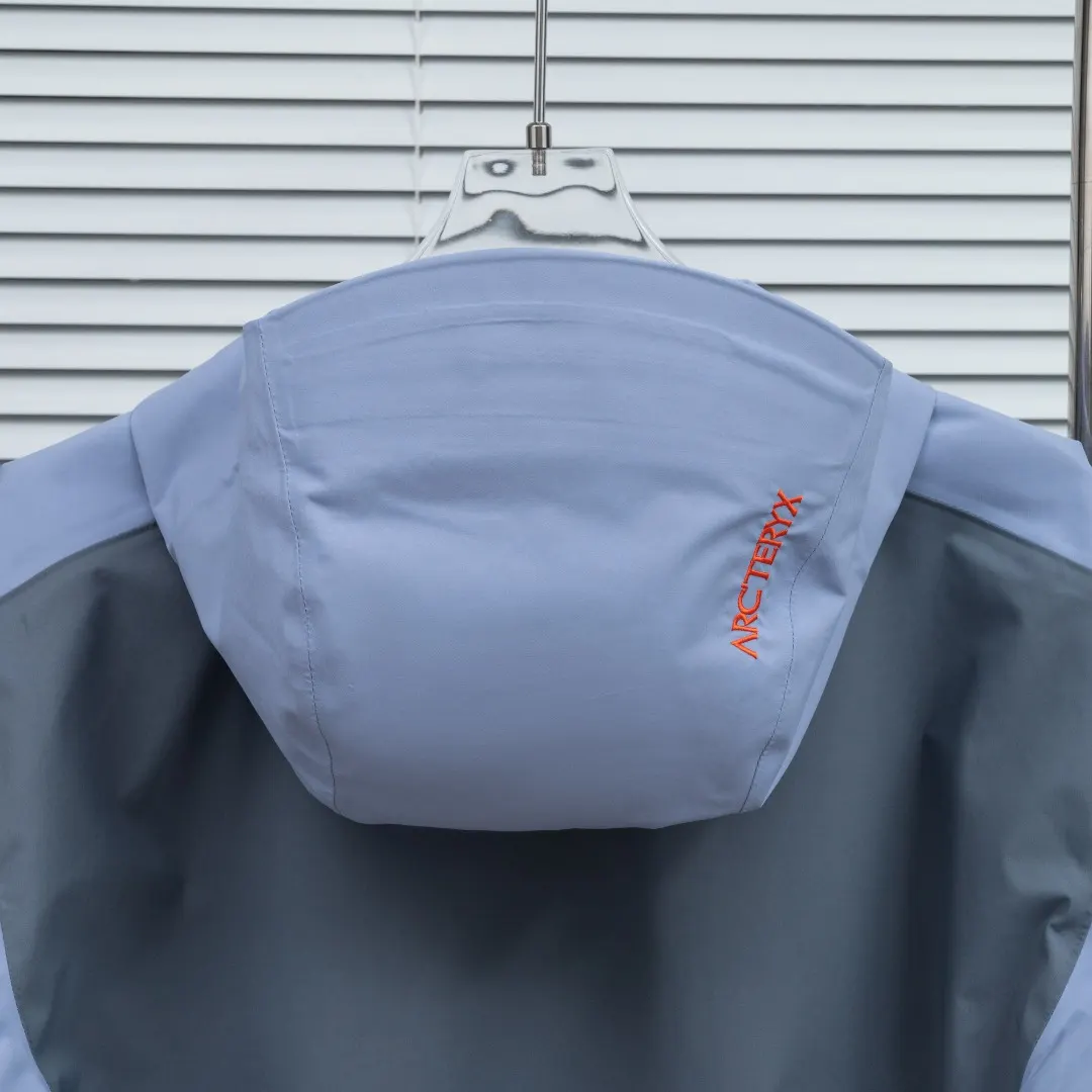 Beta SL GORE-TEX Hooded Shell Jacket D34024964 — view 15