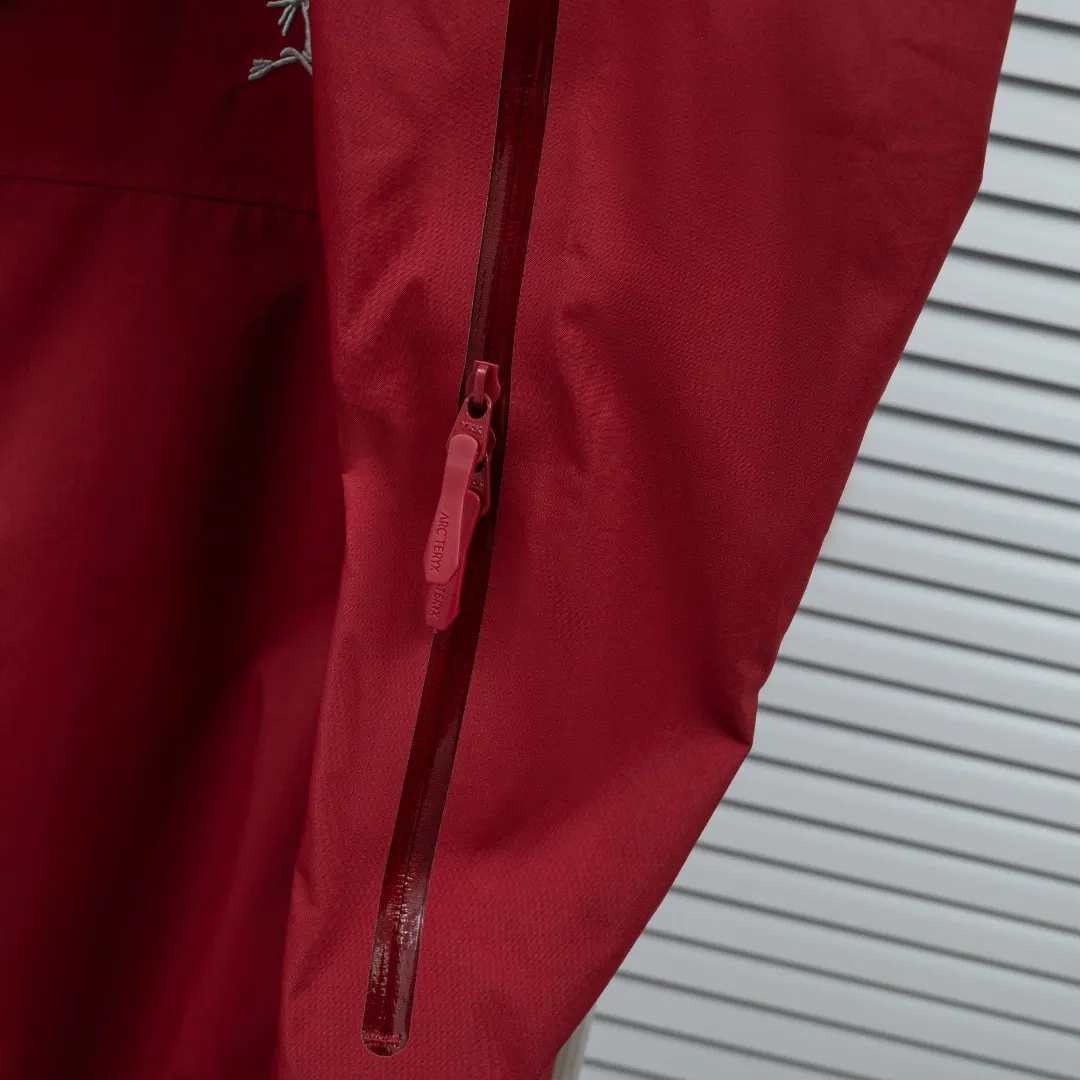 Beta Lightweight GORE-TEX Hooded Shell Jacket D34024965 — view 12