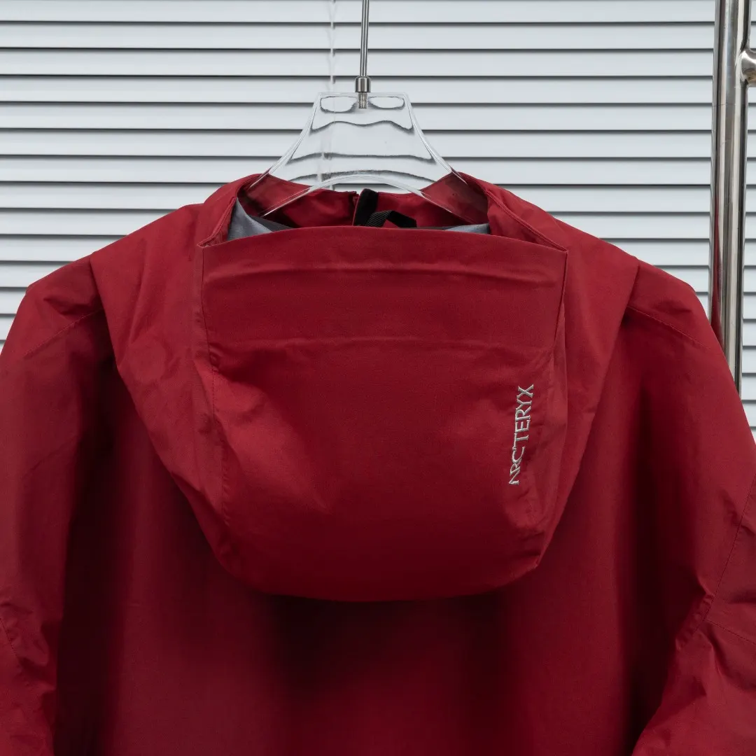 Beta Lightweight GORE-TEX Hooded Shell Jacket D34024965 — view 15