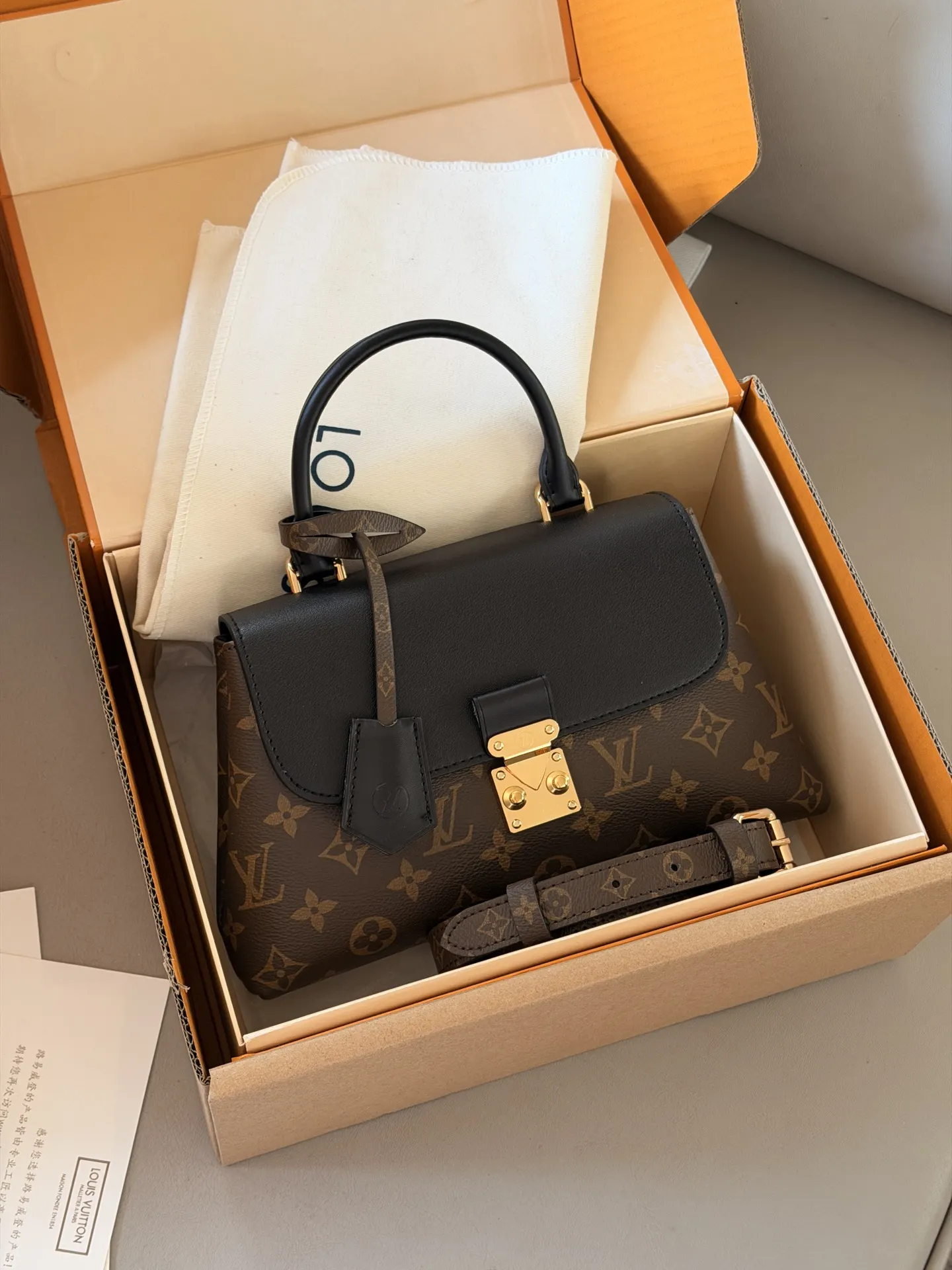 Madeleine Monogram Top-Handle Bag D34517941 — view 2