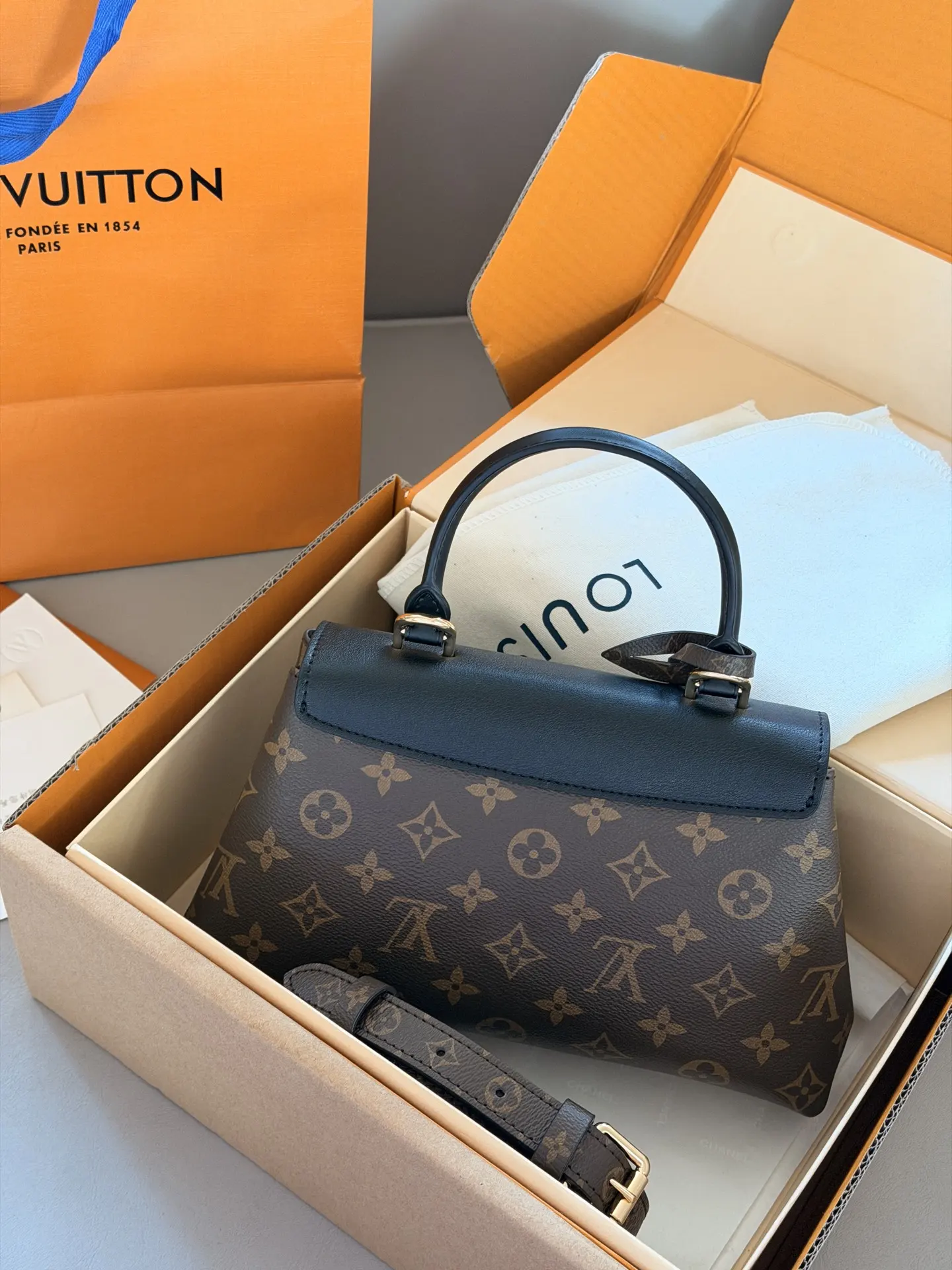 Madeleine Monogram Top-Handle Bag D34517941 — view 7