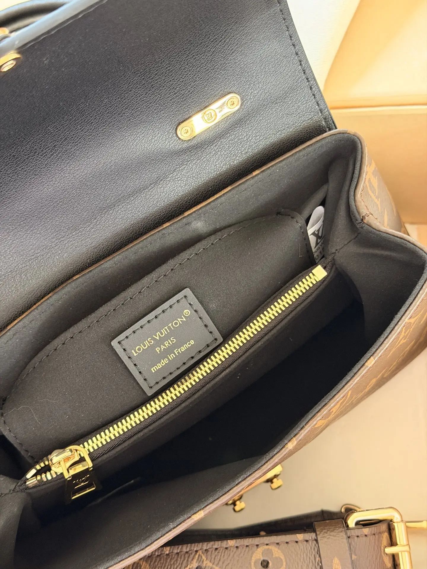 Madeleine Monogram Top-Handle Bag D34517941 — view 9