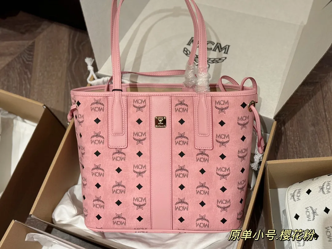 MCM Visetos Reversible Tote Bag D34518371