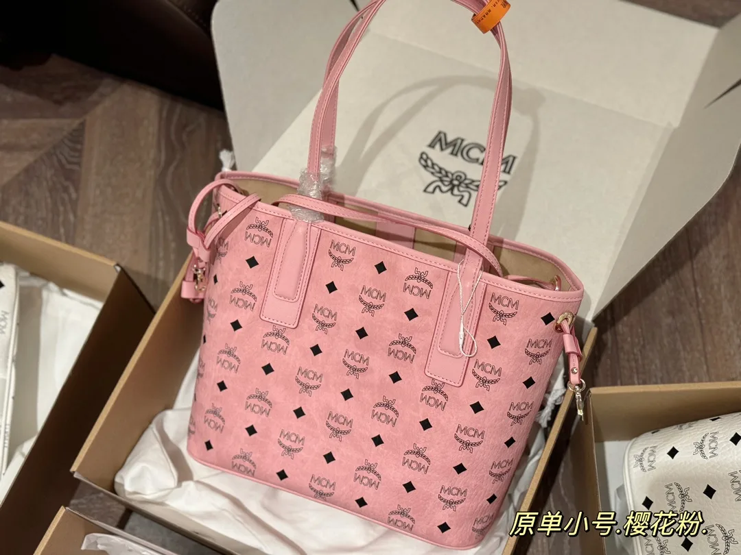 MCM Visetos Reversible Tote Bag D34518371 — view 5