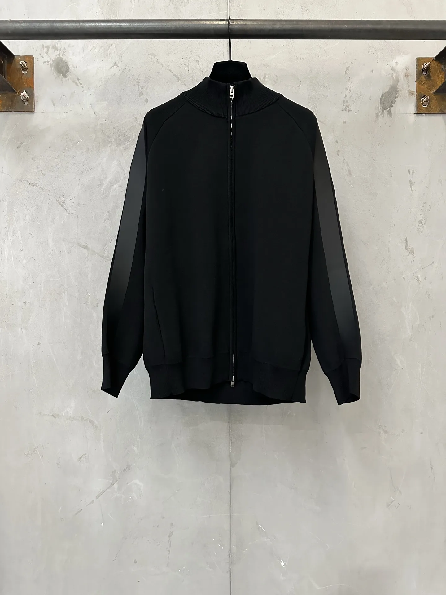 Logo-Embossed Zip-Up Knit Cardigan D35024447