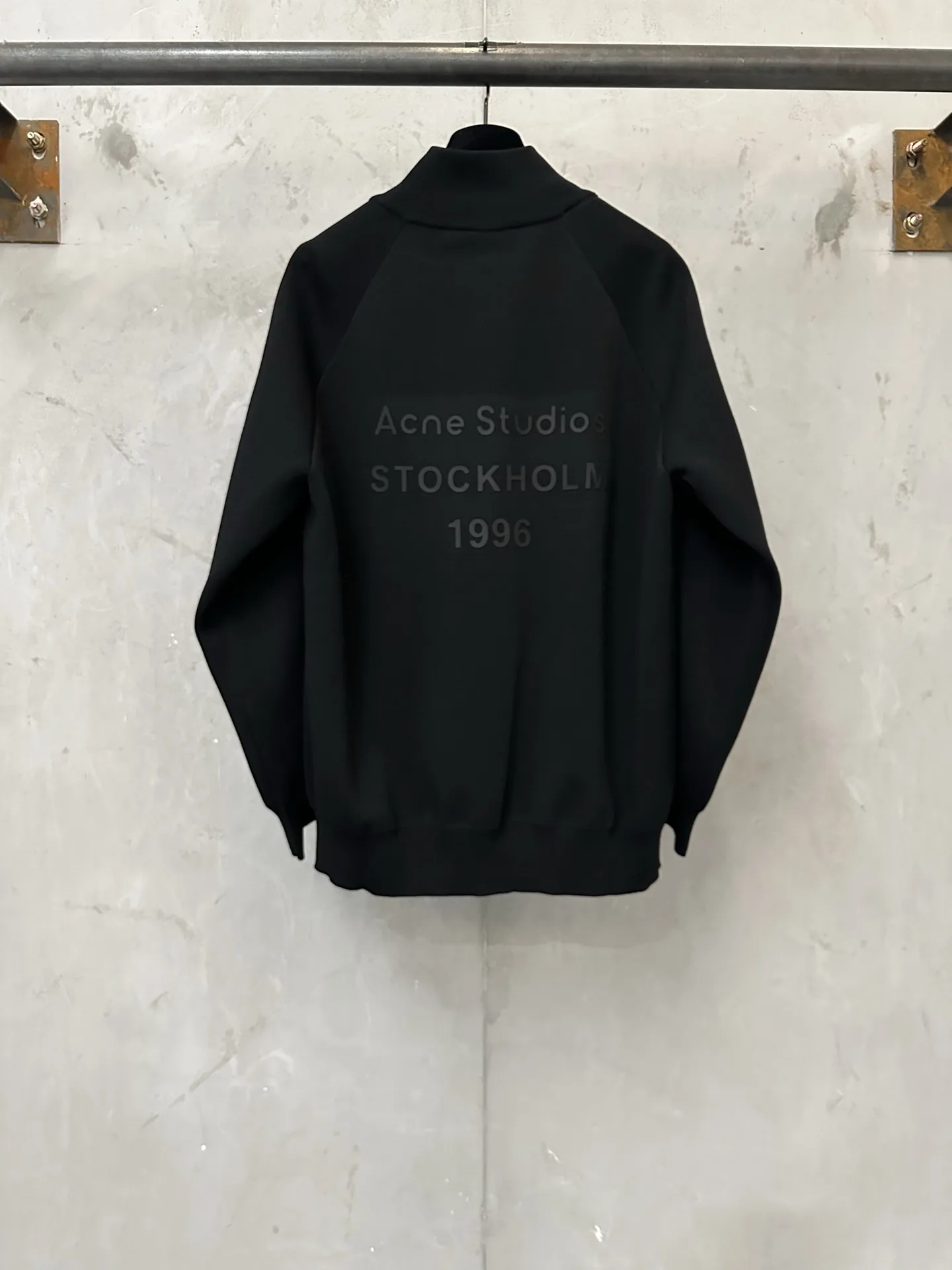 Logo-Embossed Zip-Up Knit Cardigan D35024447 — view 2
