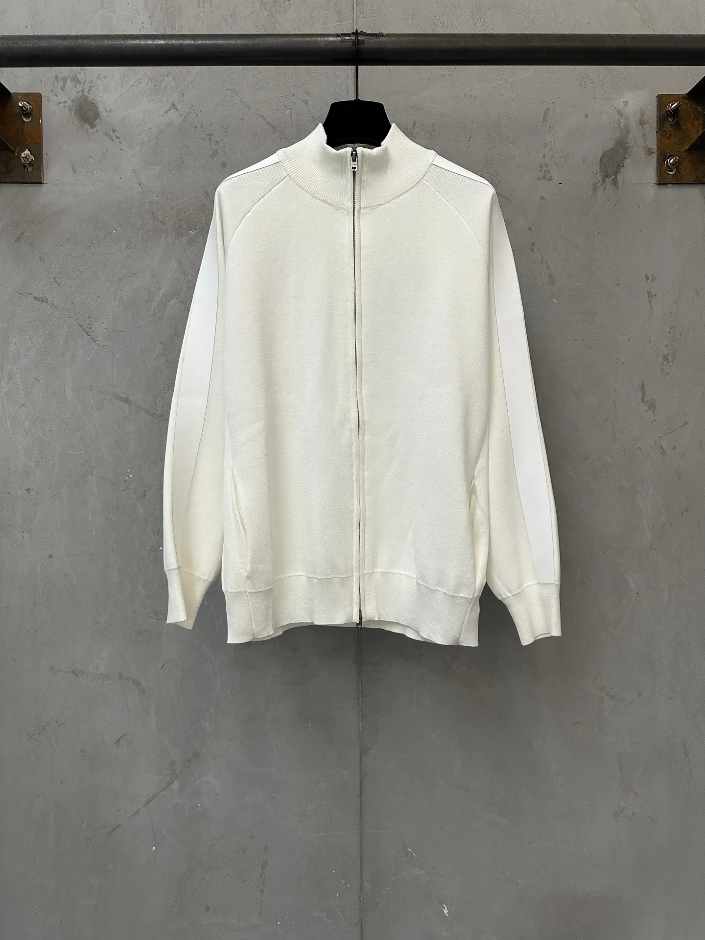 Logo-Embossed Zip-Up Knit Cardigan D35024446