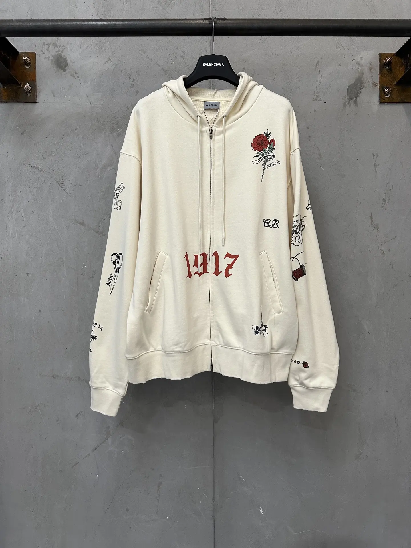 1917 Tattoo Graphic Zip-Up Hoodie D35020240