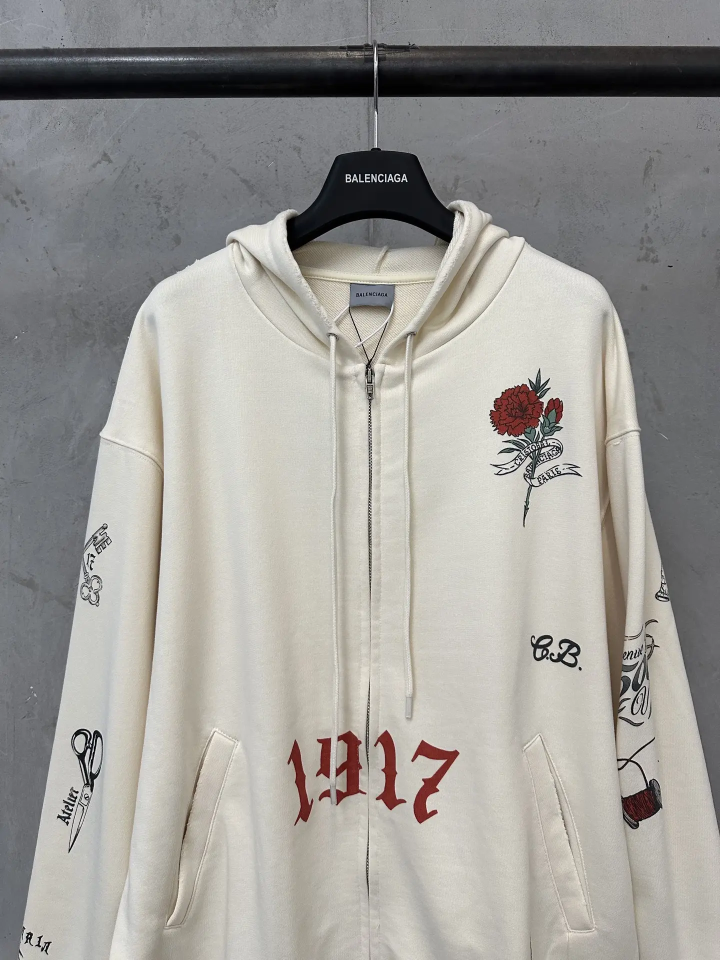 1917 Tattoo Graphic Zip-Up Hoodie D35020240 — view 3