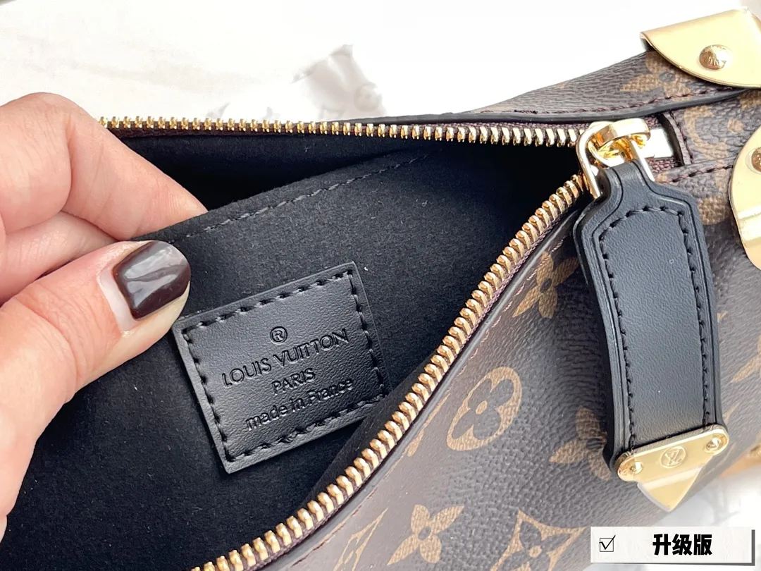 Louis Vuitton Monogram Soft Trunk Bag D35517809 — view 8